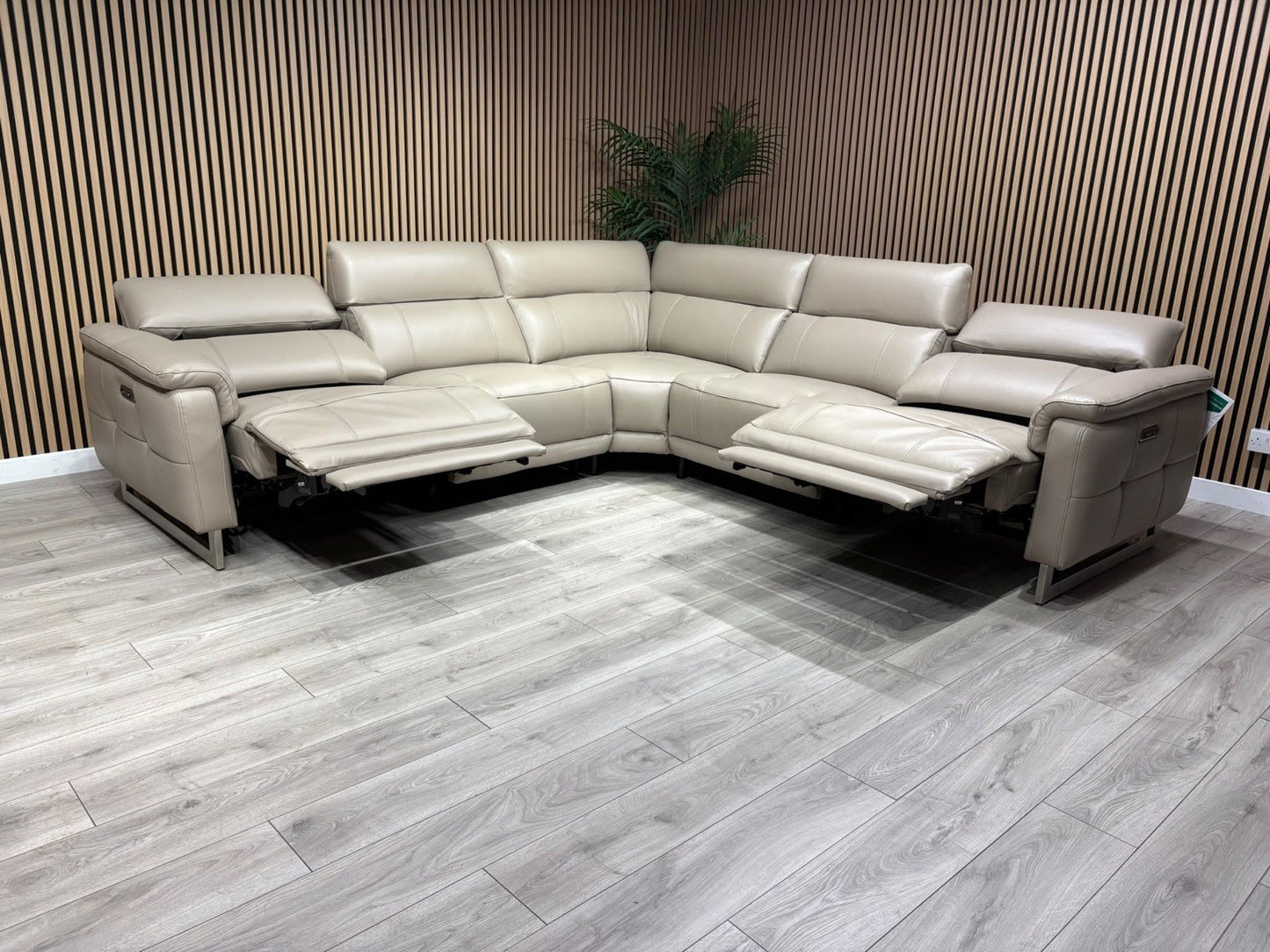 Furniture Village MOET Large Leather Power Recliner Corner Sofa - RRP £4,495