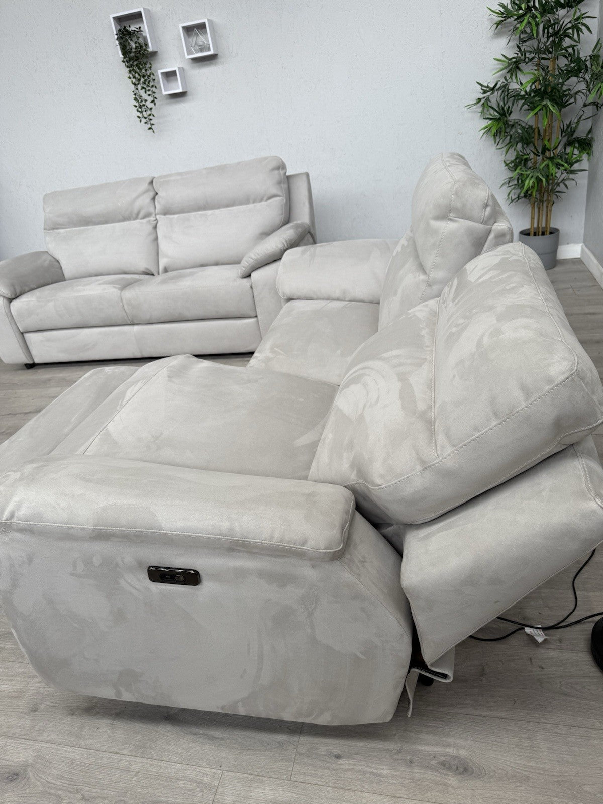 F. Village Nicoletti PEPINO 2 x 3 Seater Fabric Sofas Power Recliner - RRP £4810