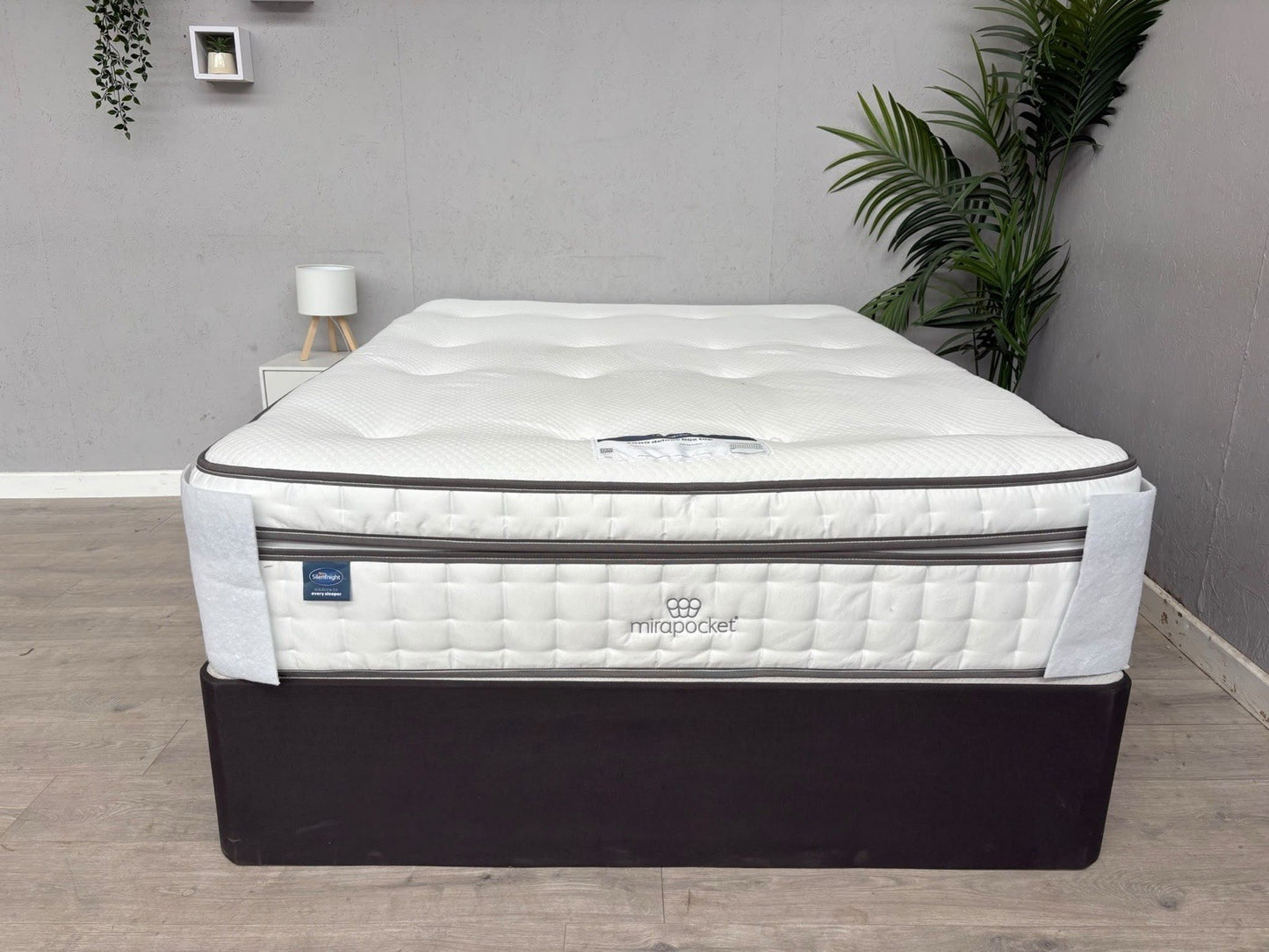 Silentnight 2000 Pocket Deluxe Box Top 5ft Kingsize Mattress - RRP £999