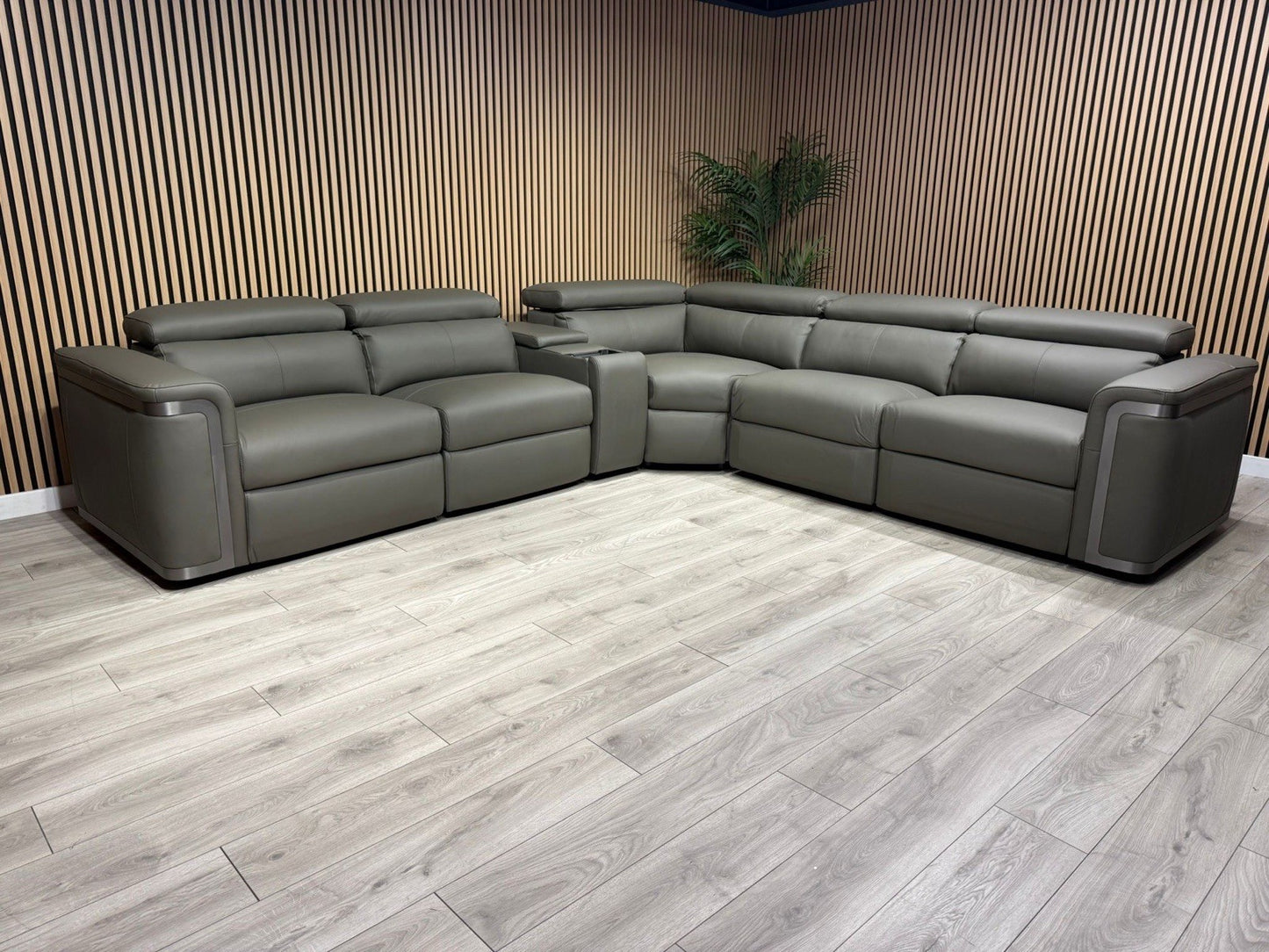 Sofology PLAZA style Leather 2c2 Power Recliner Sofa + Console - RRP £4699