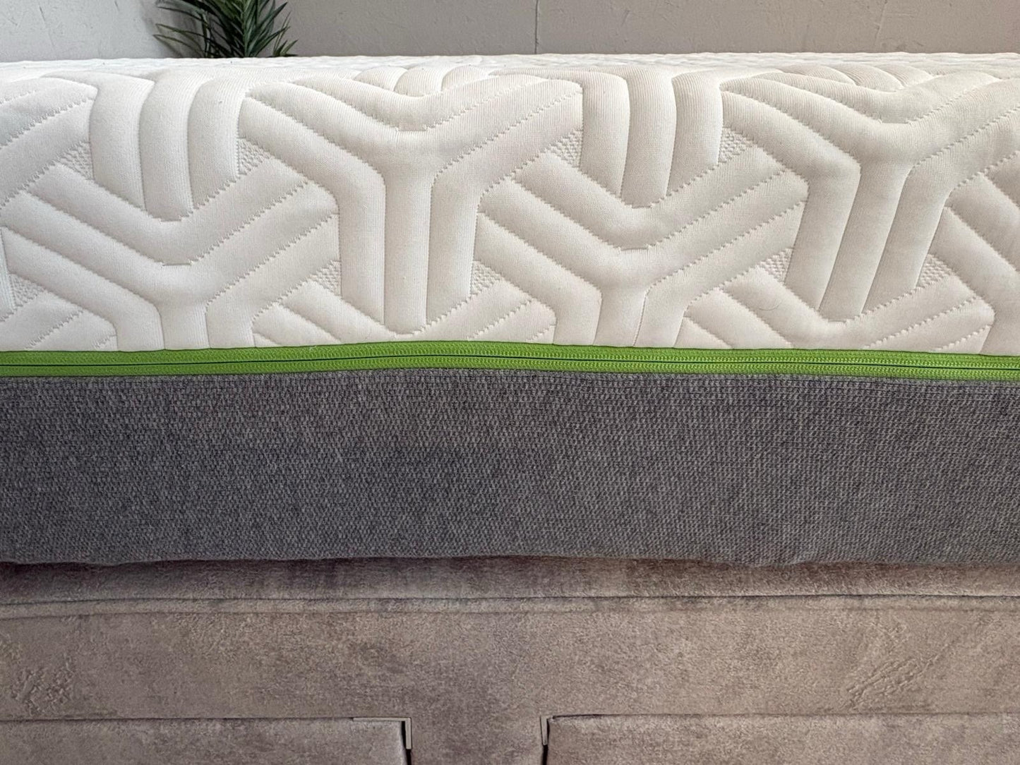 Tempur HYBRID ELITE Memory 6ft Superking Mattress, Medium - RRP £2,499