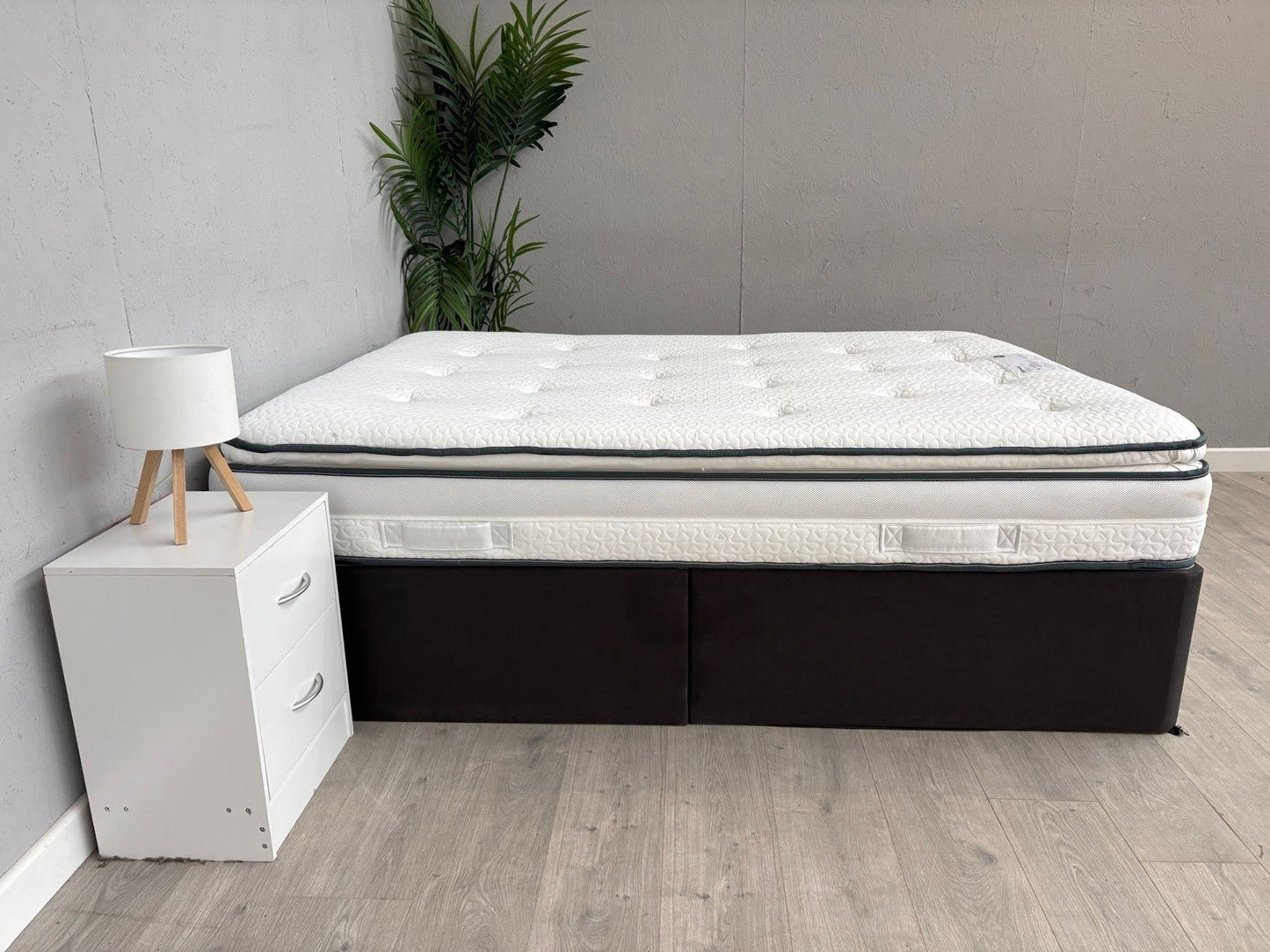 Silentnight UltraGel Miracoil Pillow top 5ft Kingsize Mattress - RRP £999