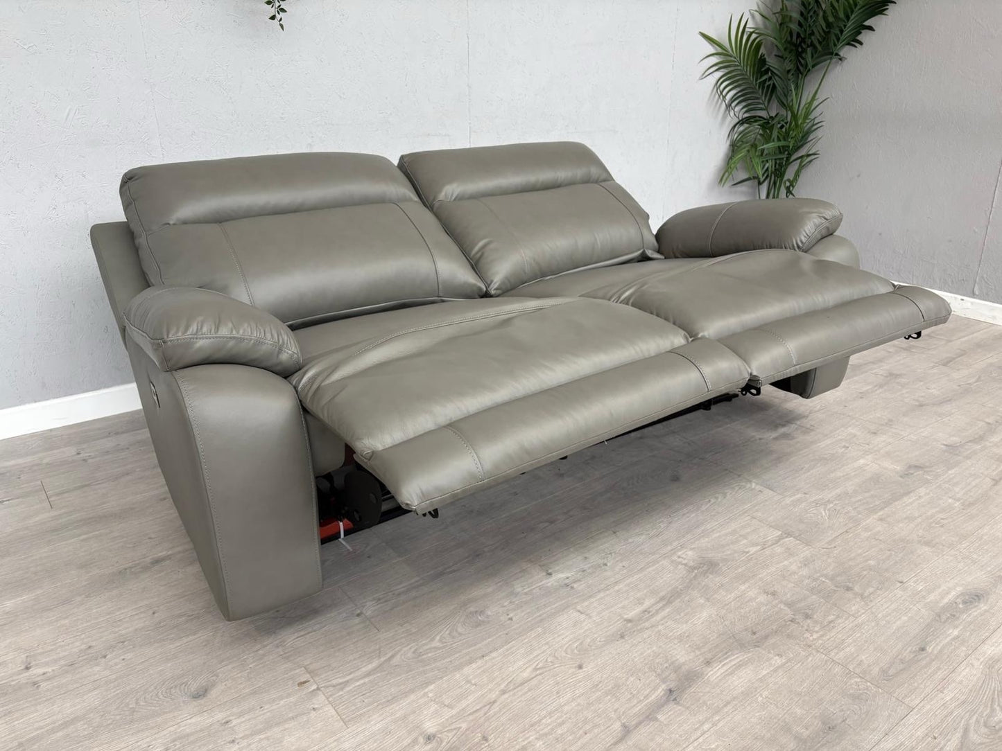 DFS Model Leather 3 Seater Power Recliner Sofa - RRP £1599