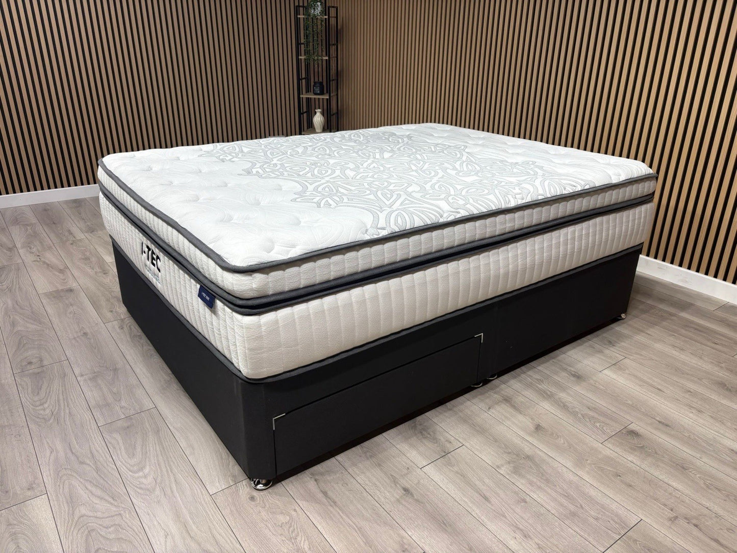 ITEC Cool Gel 3000 / iGel Nano Style 6ft Superking Mattress, Medium - RRP £1,999