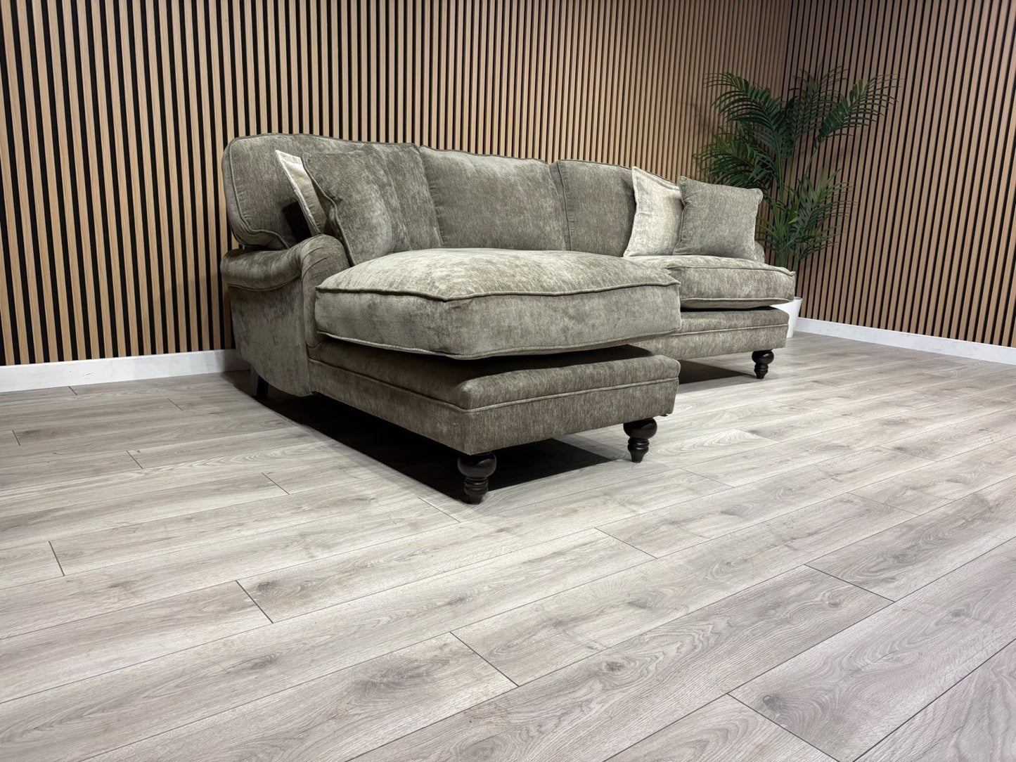 Laura Ashley HERITAGE Style Fabric 3 Seater Chaise Sofa - RRP £2,800