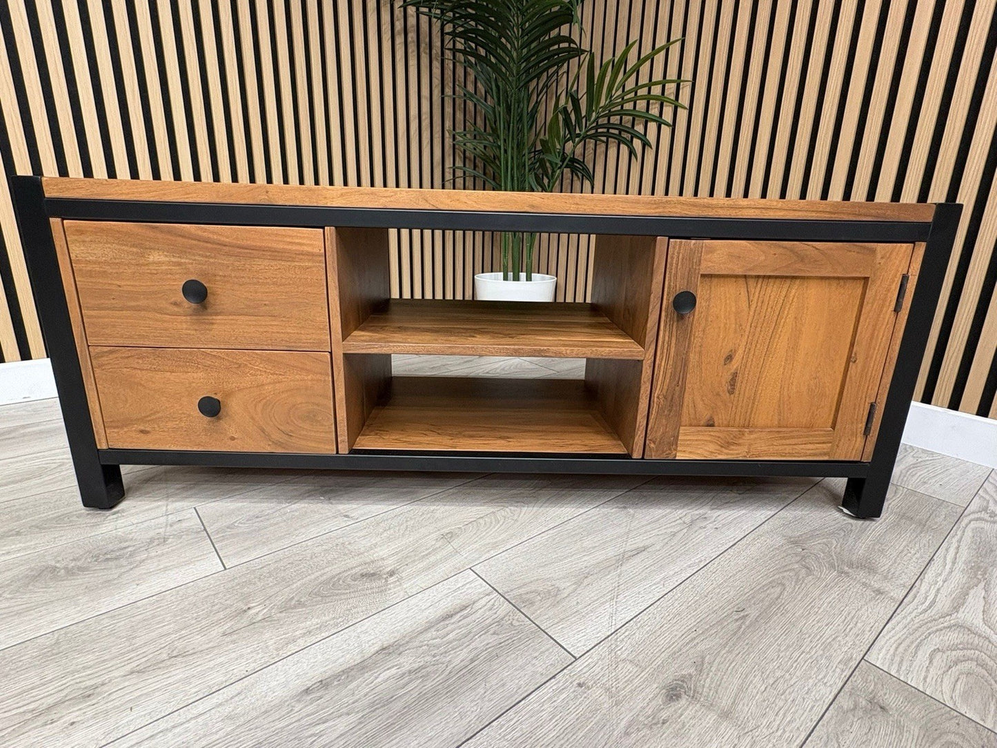 NEXT Sample - New Bronx Wide TV Unit - RRP: £475