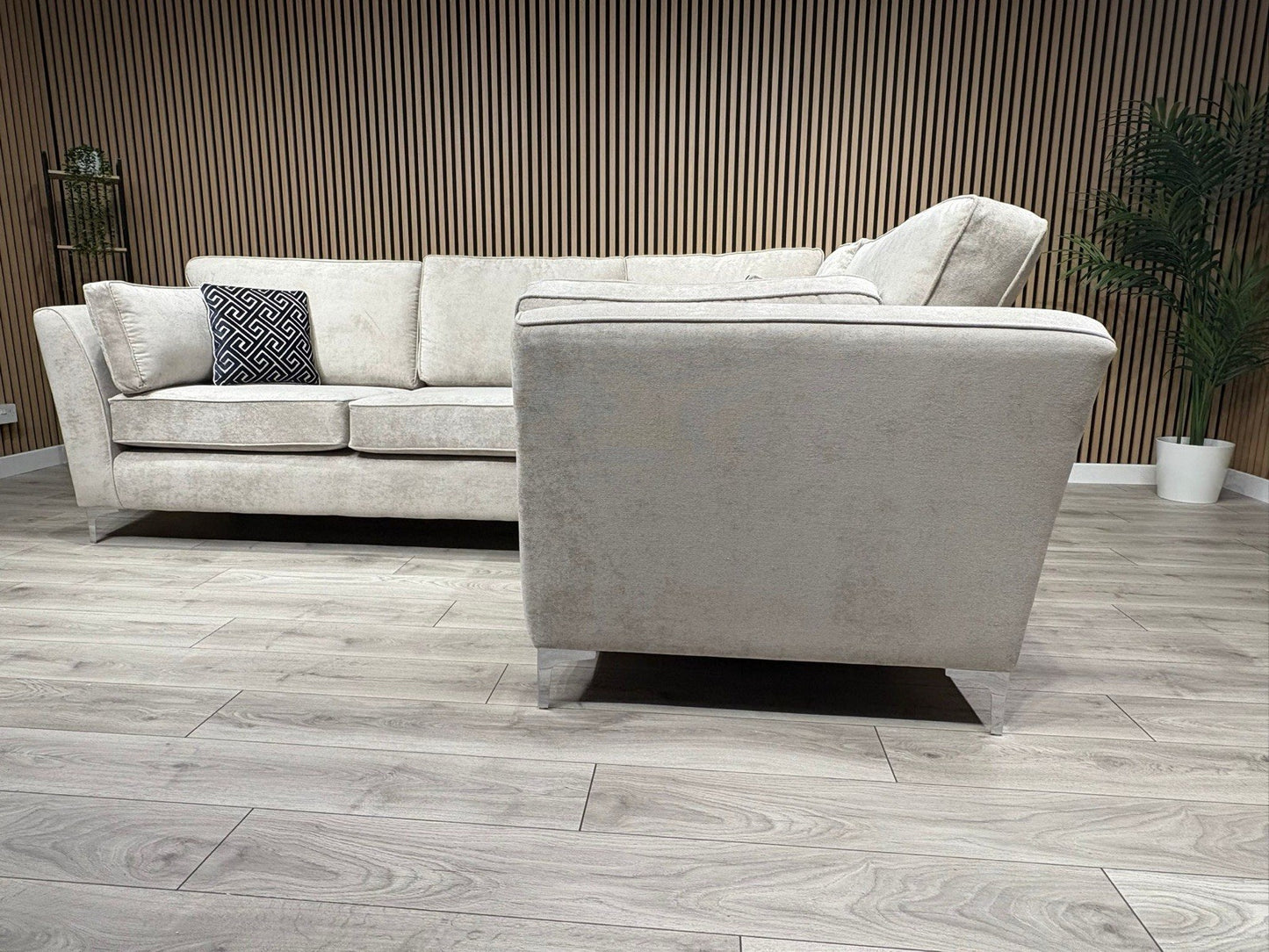 Furniture Village SASHA Fabric RHF Corner Sofa ( 3 Corner 1 ) - RRP £3,295