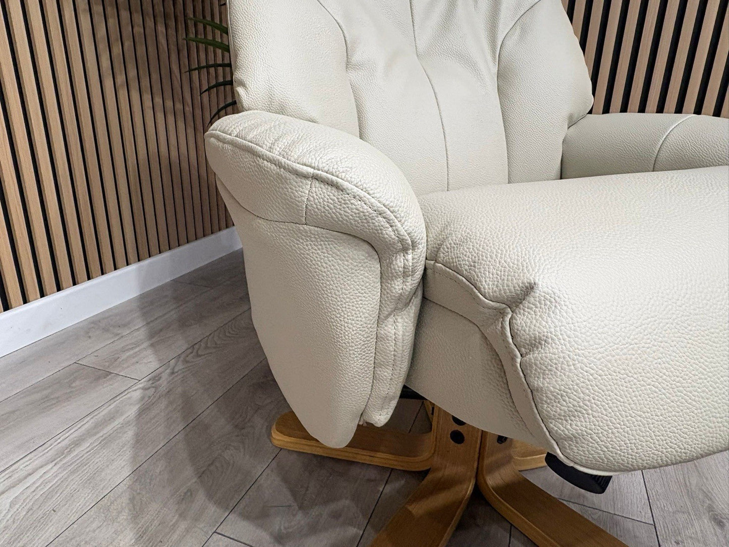 Relaxed Swivel Recliner Chair + Footstool RRP £1099