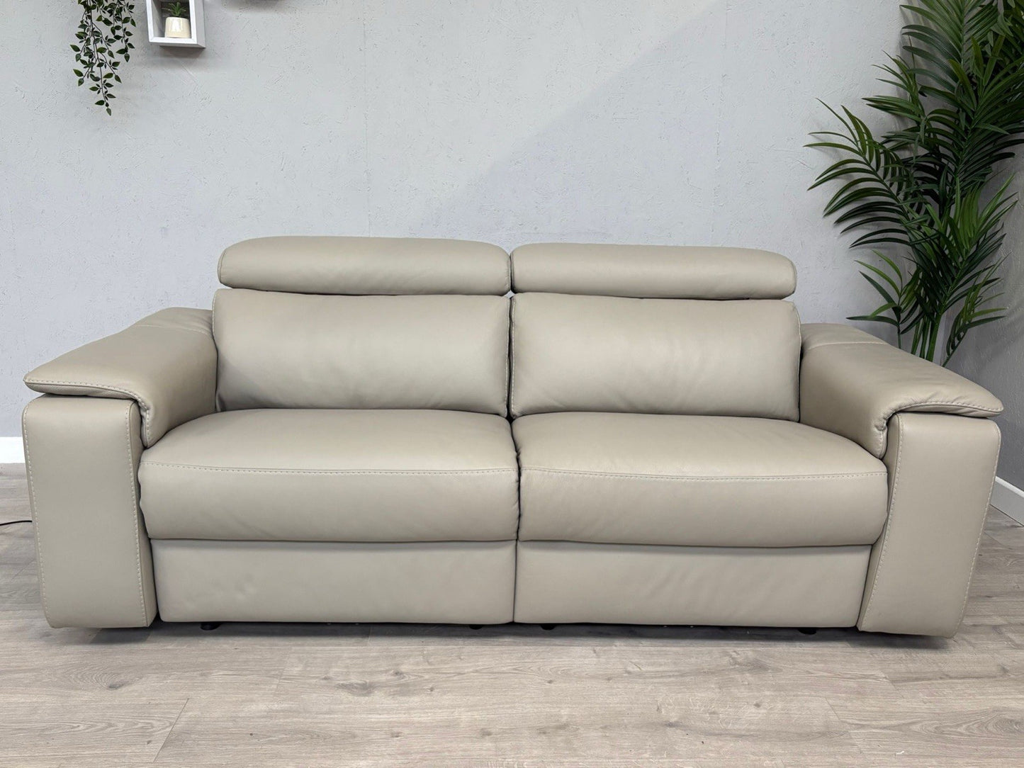 F. Village - Nicoletti DAVIDE Leather 3 Seater Power Recliner - RRP £2845
