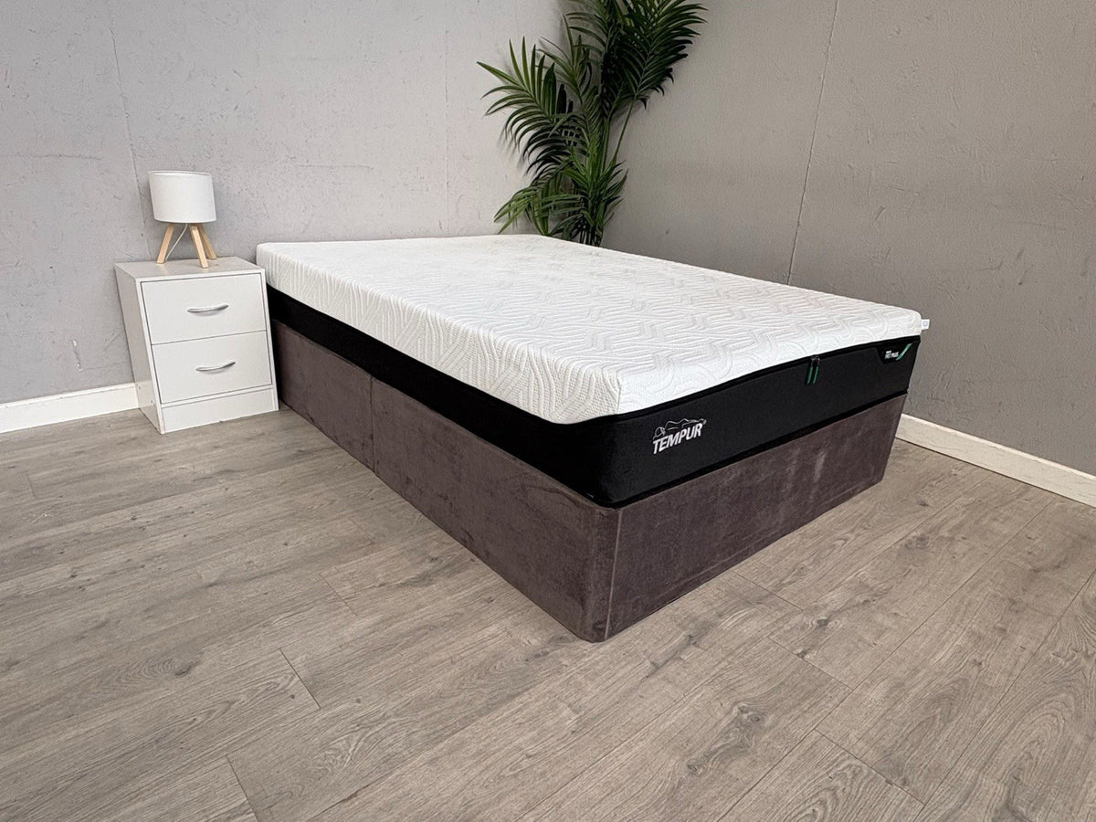 Tempur PRO PLUS 4ft 6 Double Mattress, Medium ( SEE PICTURES ) - RRP £2,299