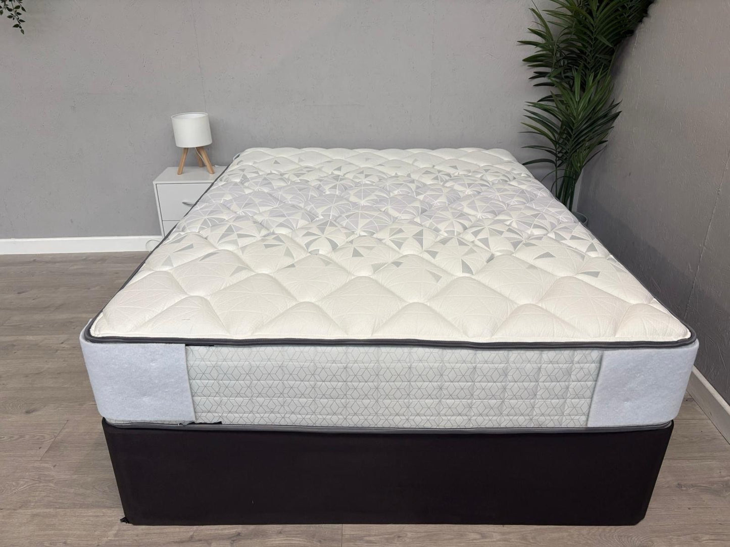 Sealy Elevate Venice / Blackwood 5FT Kingsize Mattress, Firm - RRP £1,499