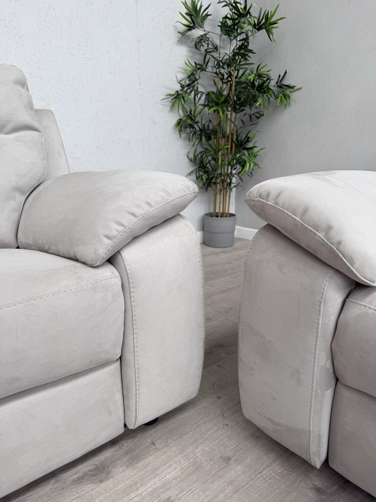 F. Village Nicoletti PEPINO 2 x 3 Seater Fabric Sofas Power Recliner - RRP £4810