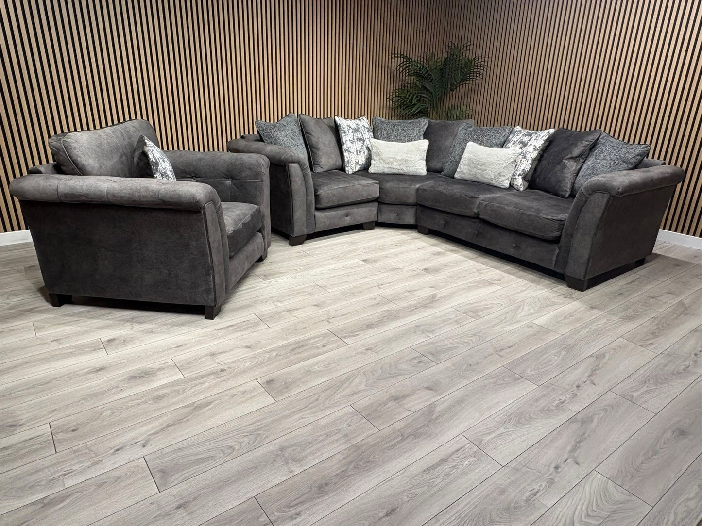 Furniture Village Aura Classic Back RHF Corner Sofa + Love Chair, RRP £4840