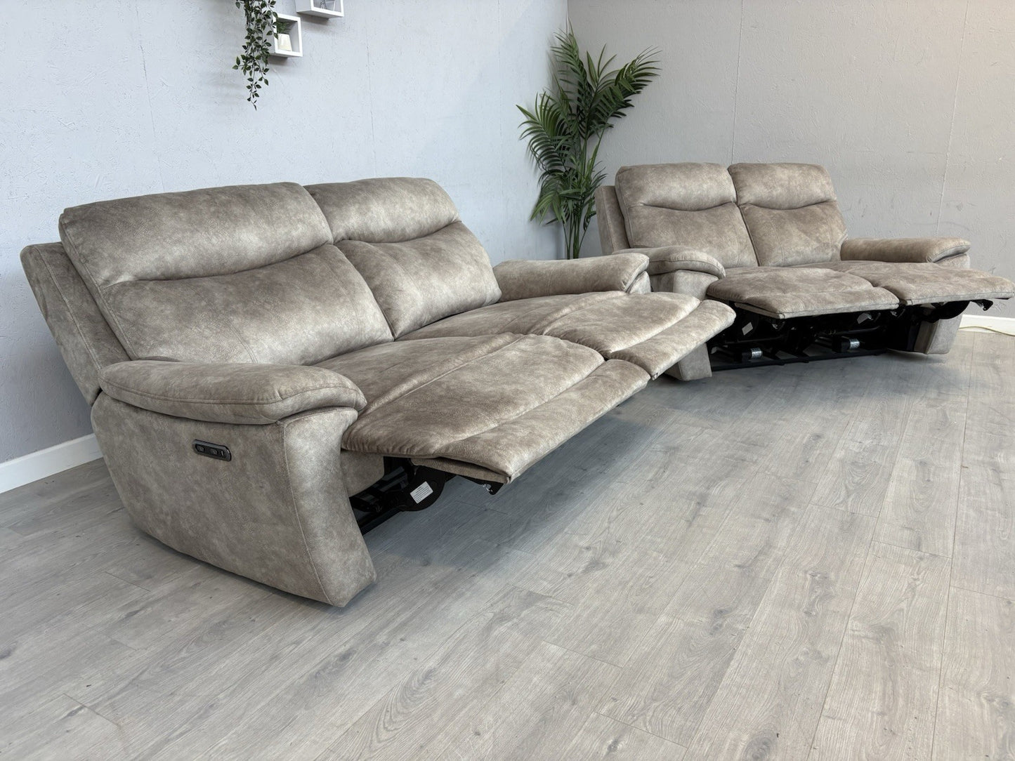 Furniture Village SLOANE Fabric 3 + 2 Seater Power Recliner Sofa Set - RRP £1890
