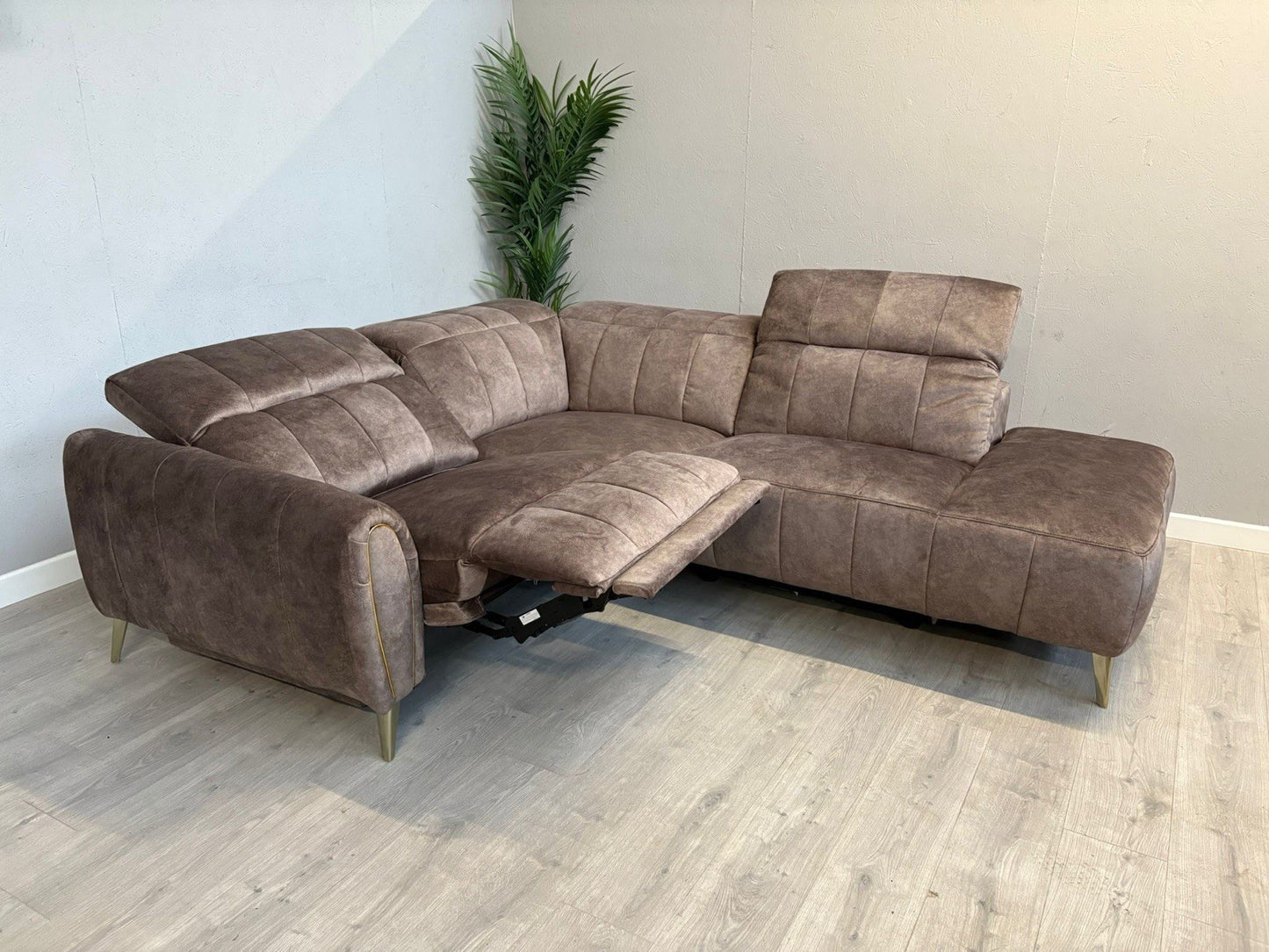 DFS Lidia Left Hand Facing Open Chaise Power Recliner Corner Sofa - RRP £1899