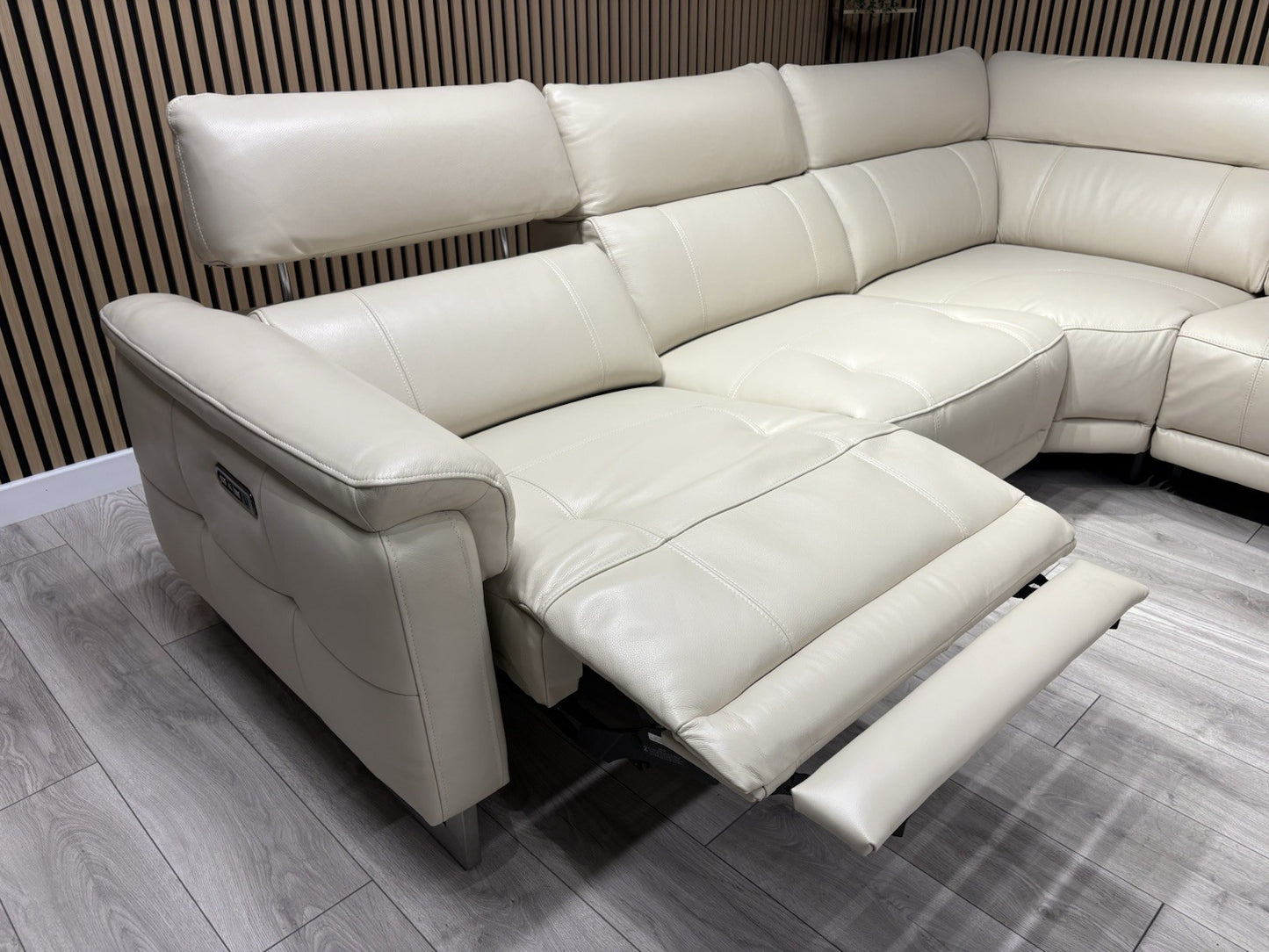 Furniture Village MOET Leather 2 Corner 2 Power Recliner Sofa + Stool RRP £5,390