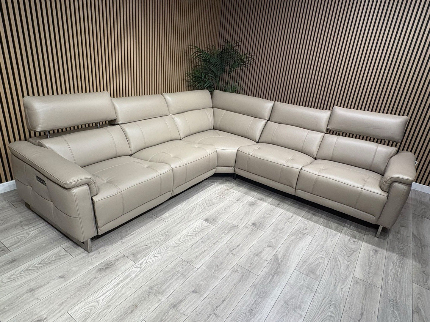Furniture Village MOET Large Leather Power Recliner Corner Sofa - RRP £4,495