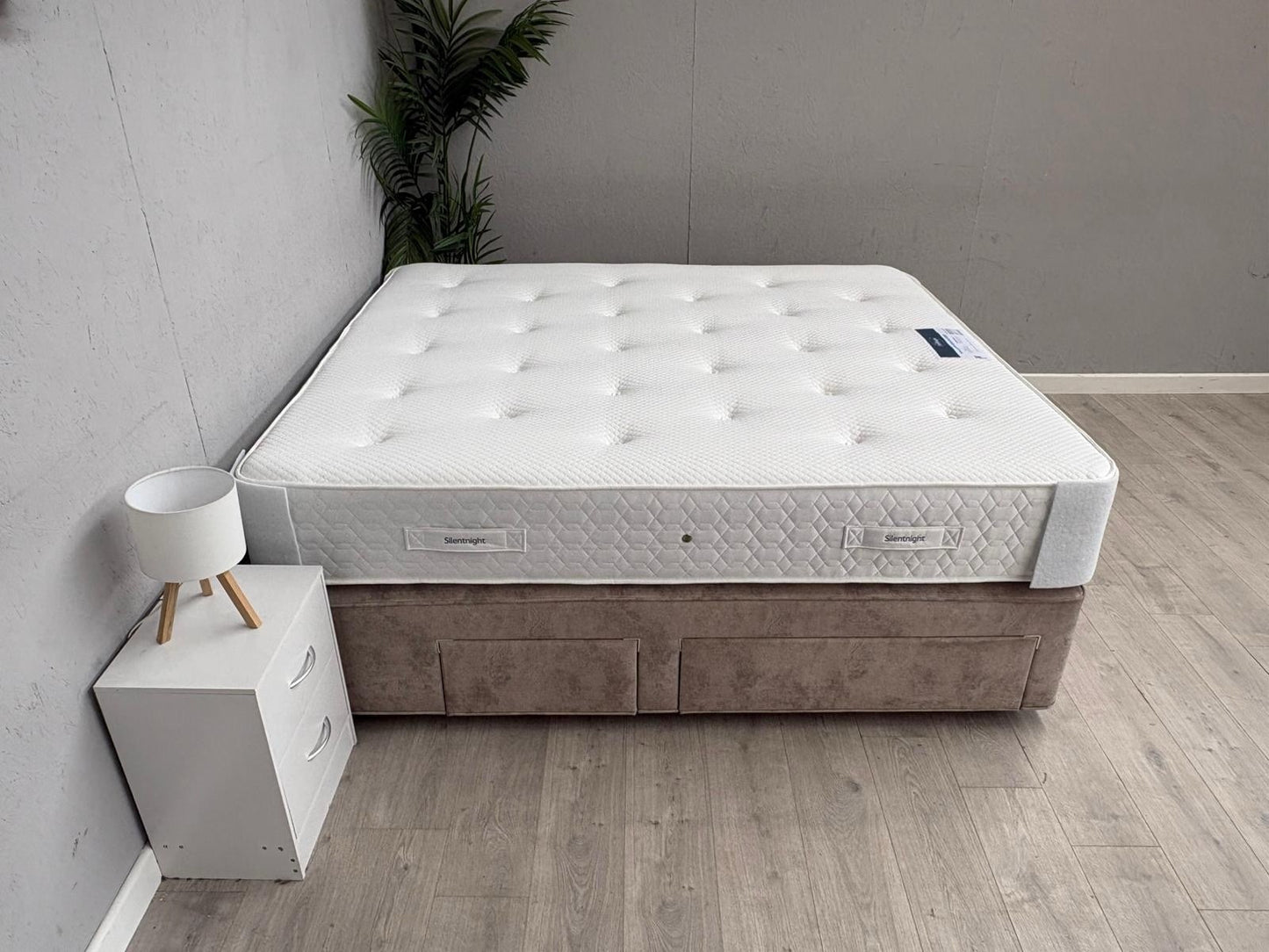 Silentnight Eco Comfort 1200 Pocket 6ft Superking Mattress - RRP £1,099