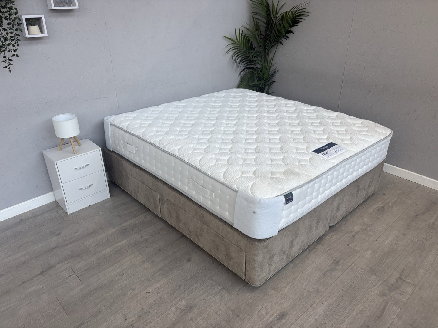 Silentnight 2800 Pocket Memory 6ft Superking Mattress - RRP £1,099