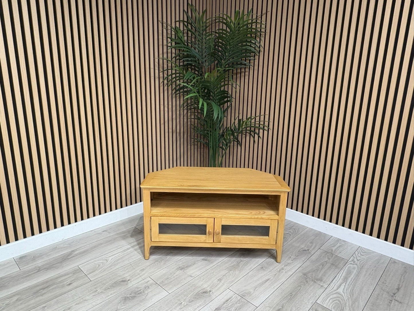 Next Sample - Saxon Corner TV Unit - RRP: £399