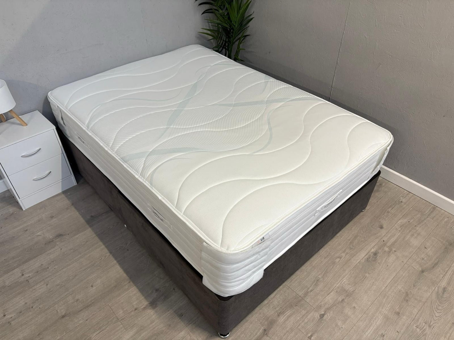 Slumberland AIR 3 Memory 4ft 6 Double Mattress, Extra Firm - RRP £899