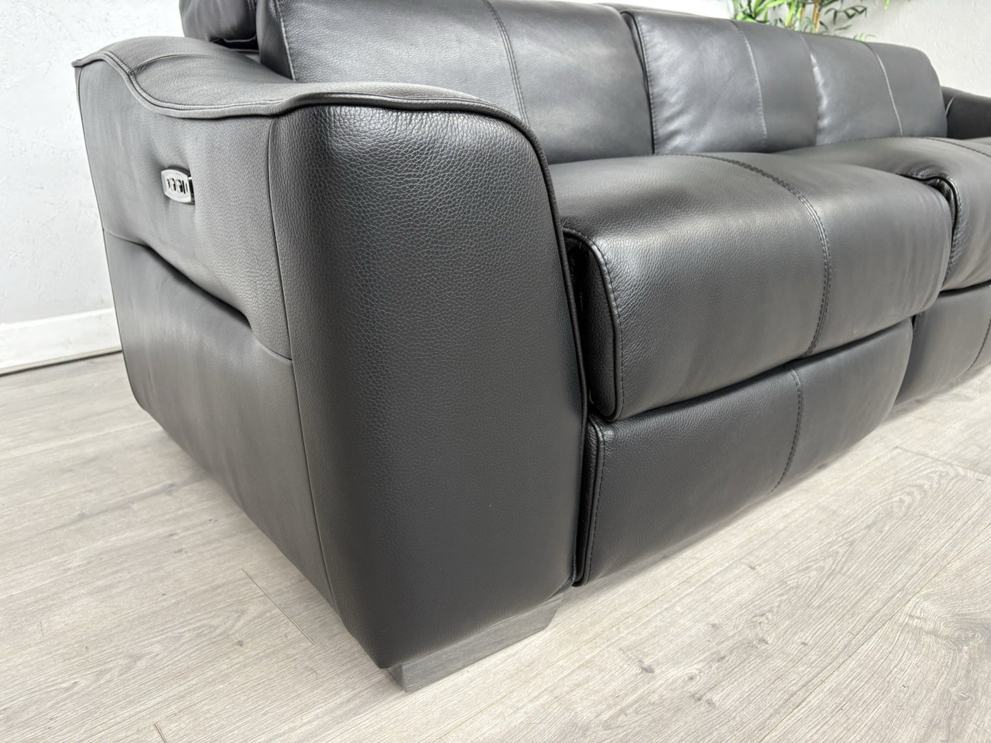 Furniture Village XAVIER Leather 4 Seater Sofa with Power Recliners - RRP £2,895