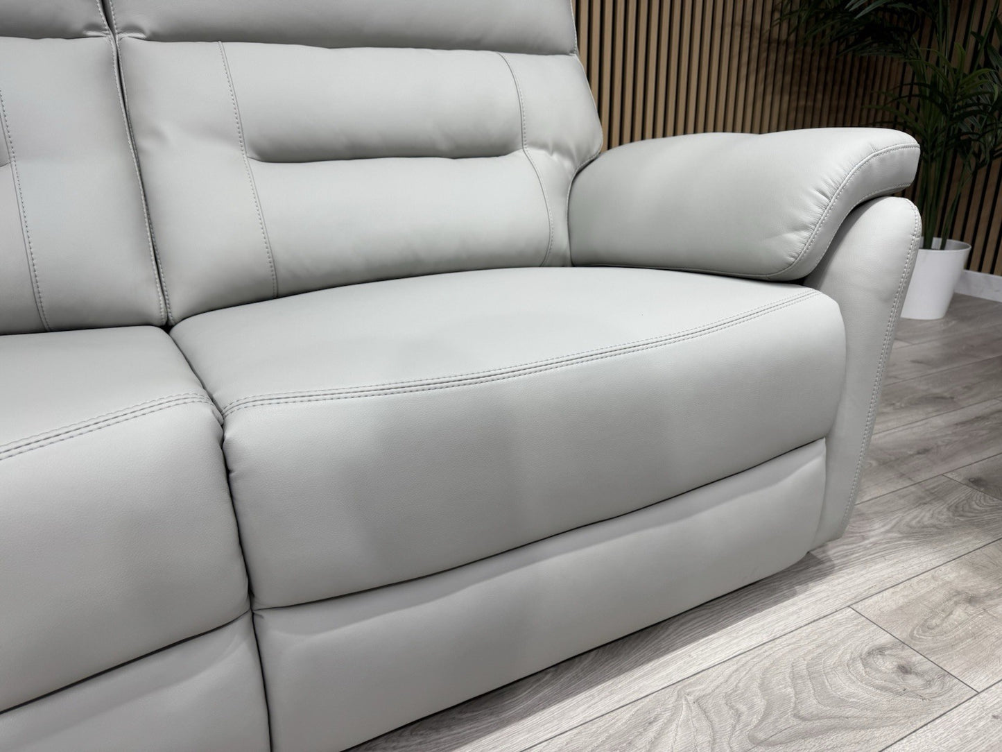 TREND Leather 3 + 2 Seater Power Sofa Set - RRP £4595