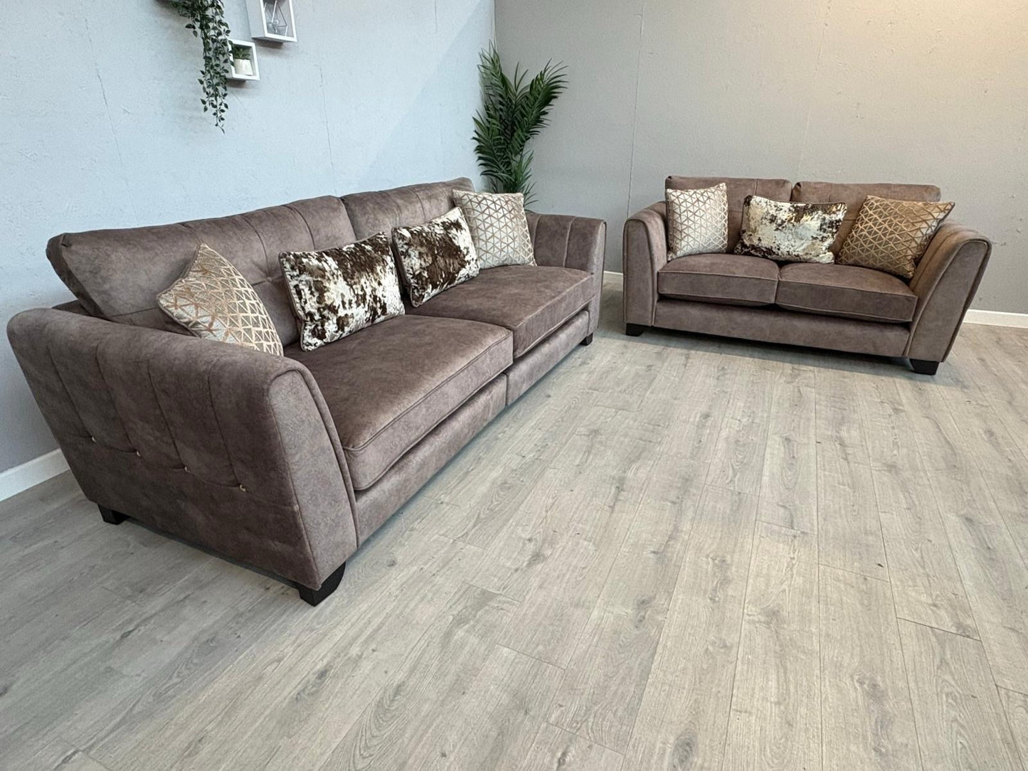 Furniture Village ARIANA / MARIAH Fabric 4 + 2 Seater Sofa Set - RRP £3,690