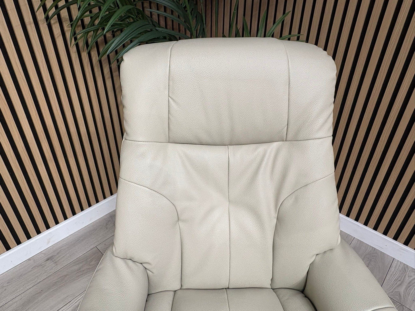 Relaxed Swivel Recliner Chair + Footstool RRP £1099