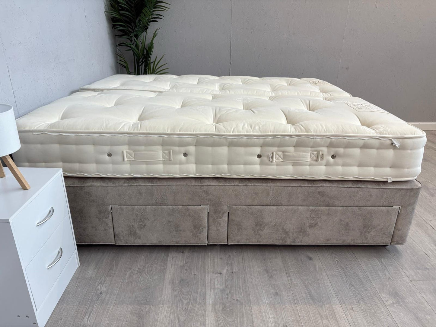 Hypnos Luxurious Earth 02 6ft Superking Mattress Zip and Link, Firmer RRP £3,299