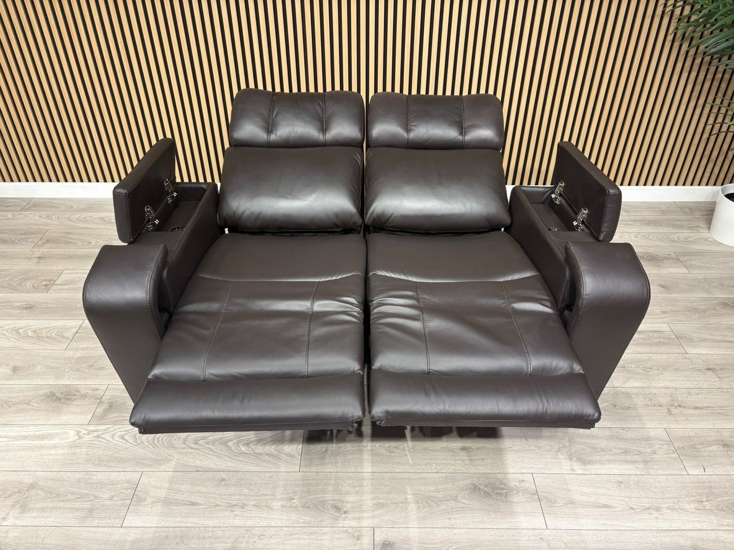 SCS Adstock Leather 2 Seater Power Recliner Sofa RRP £2699 (Read Description)
