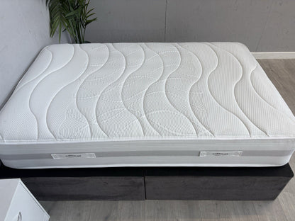 Slumberland RESPONSE LATEX LUXE 4ft Small Double Mattress, Firm - RRP £799