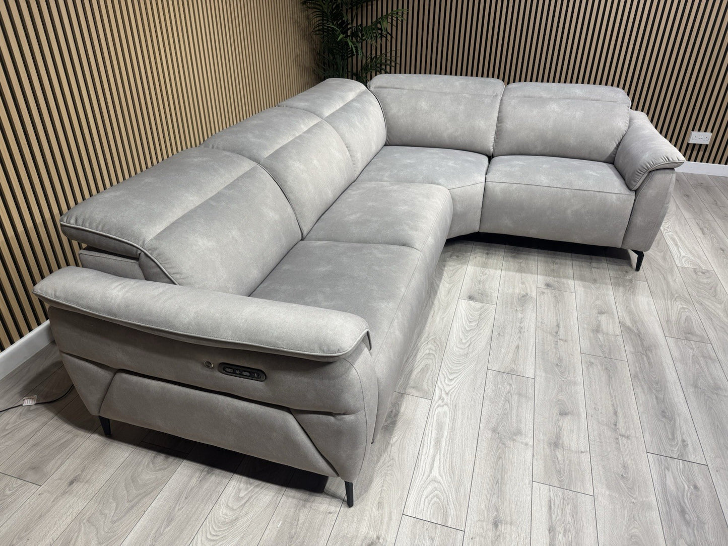 Furniture Village EZRA Style Fabric RHF Corner Sofa Power Recliners - RRP £3295