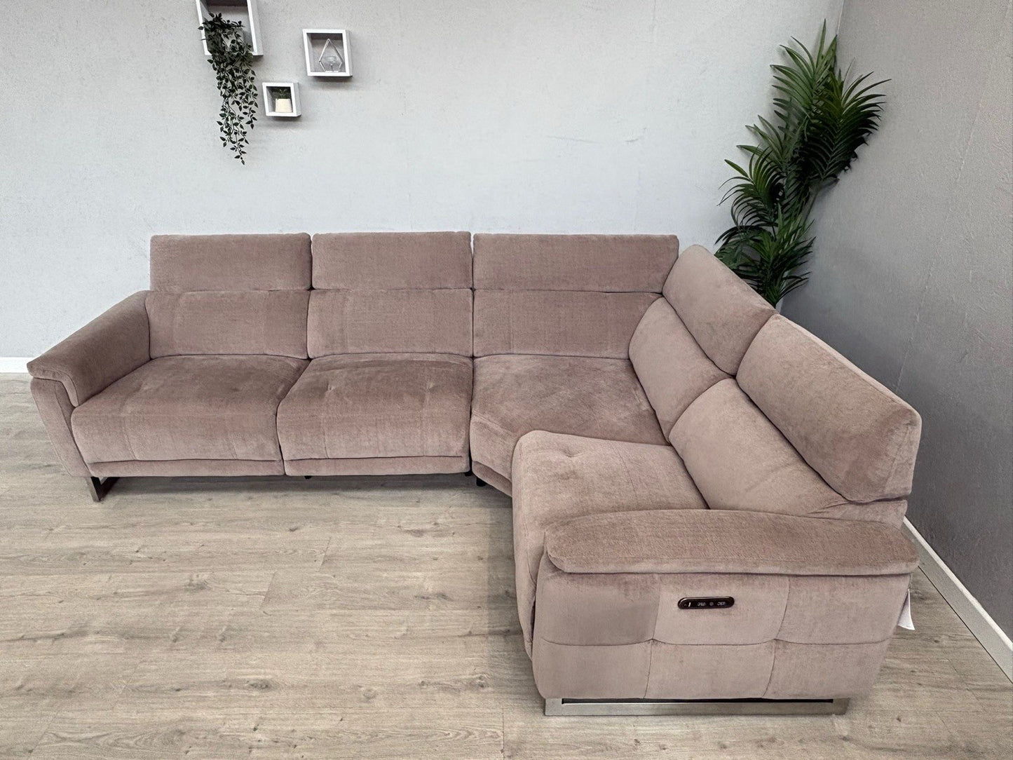 Furniture Village MOET Fabric 2 Corner 1 Power Recliner Corner Sofa - RRP £3295