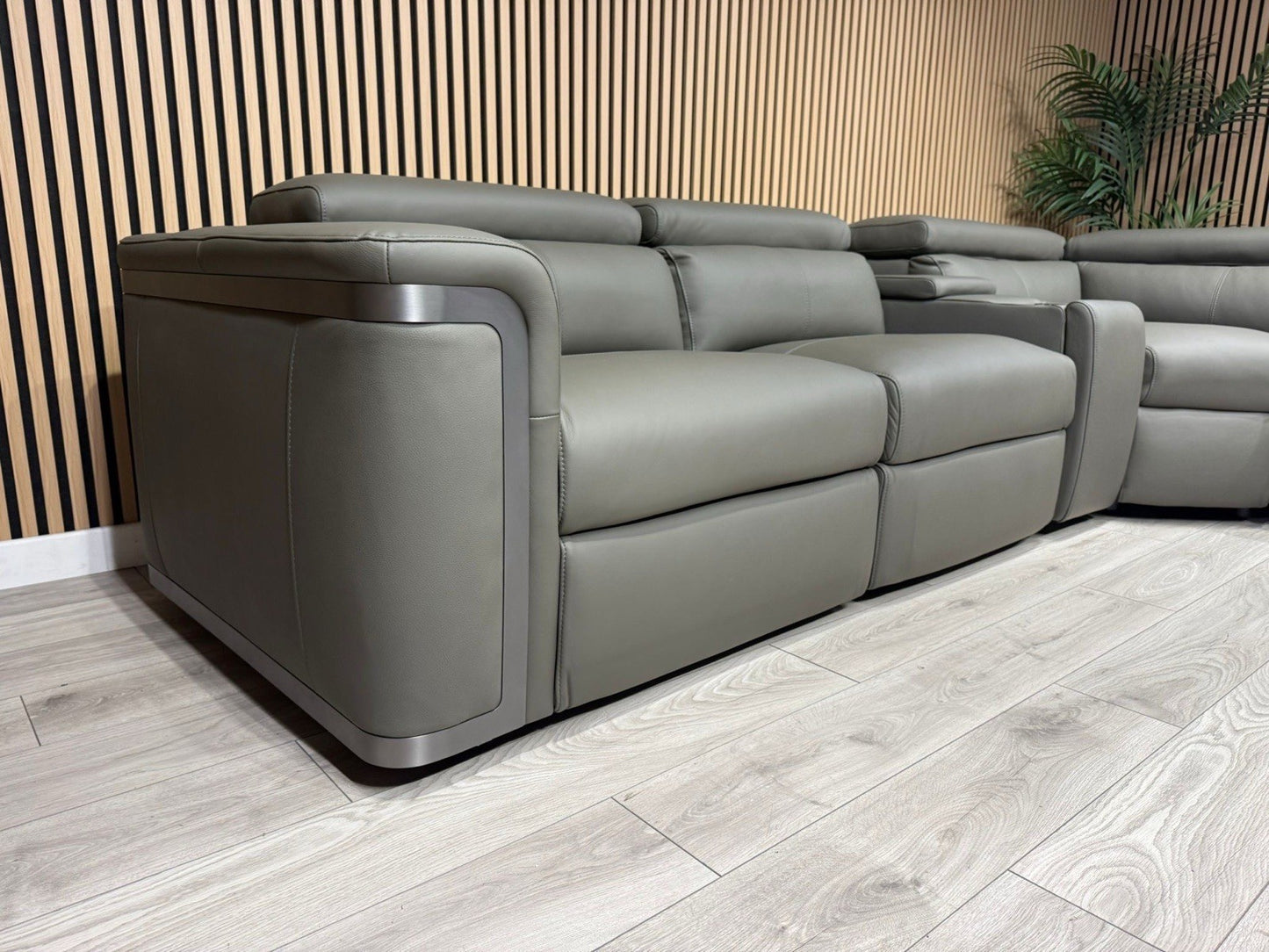 Sofology PLAZA style Leather 2c2 Power Recliner Sofa + Console - RRP £4699