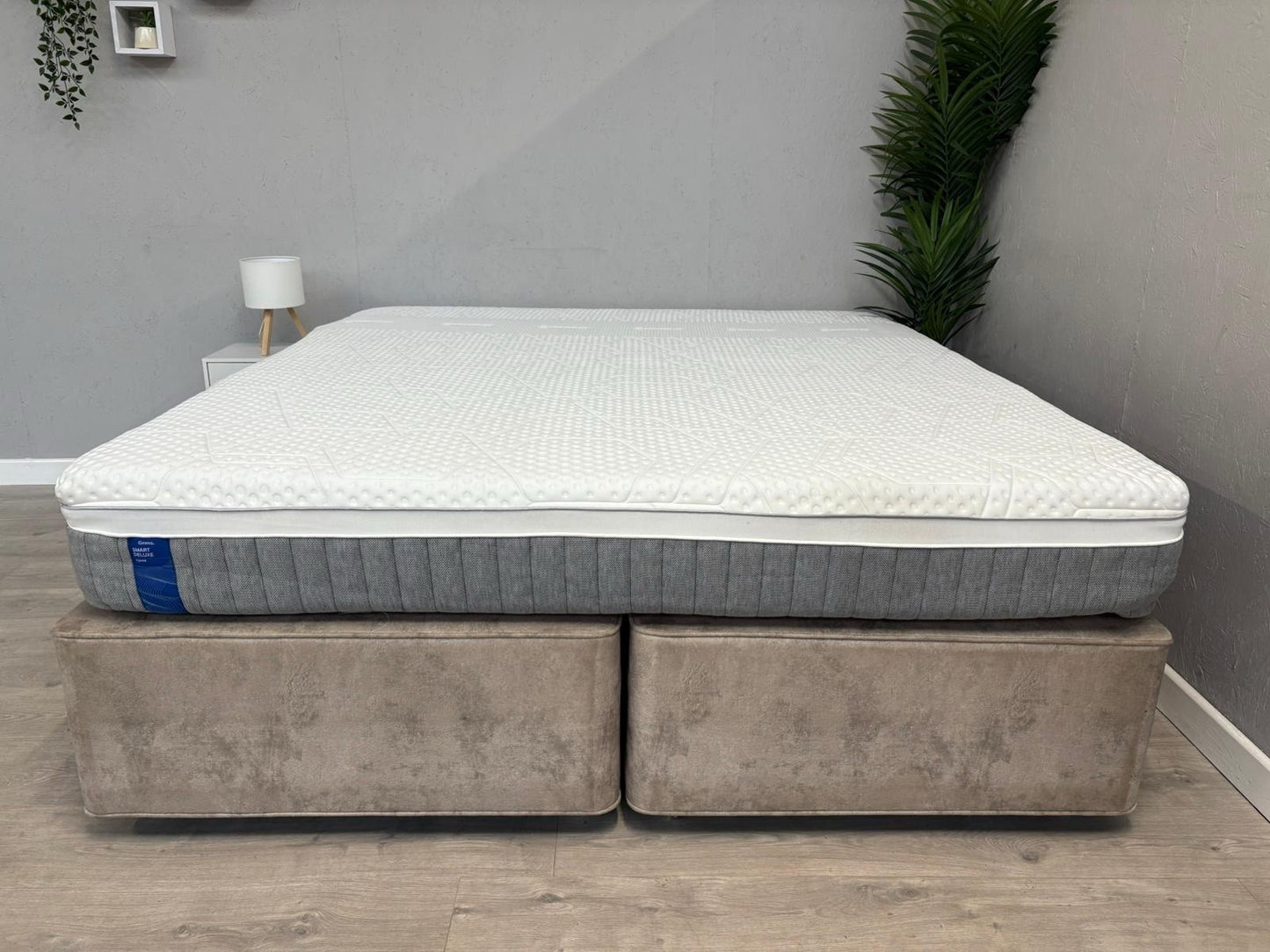 EMMA - Smart Deluxe Hybrid 6ft Superking Mattress - RRP £1,379