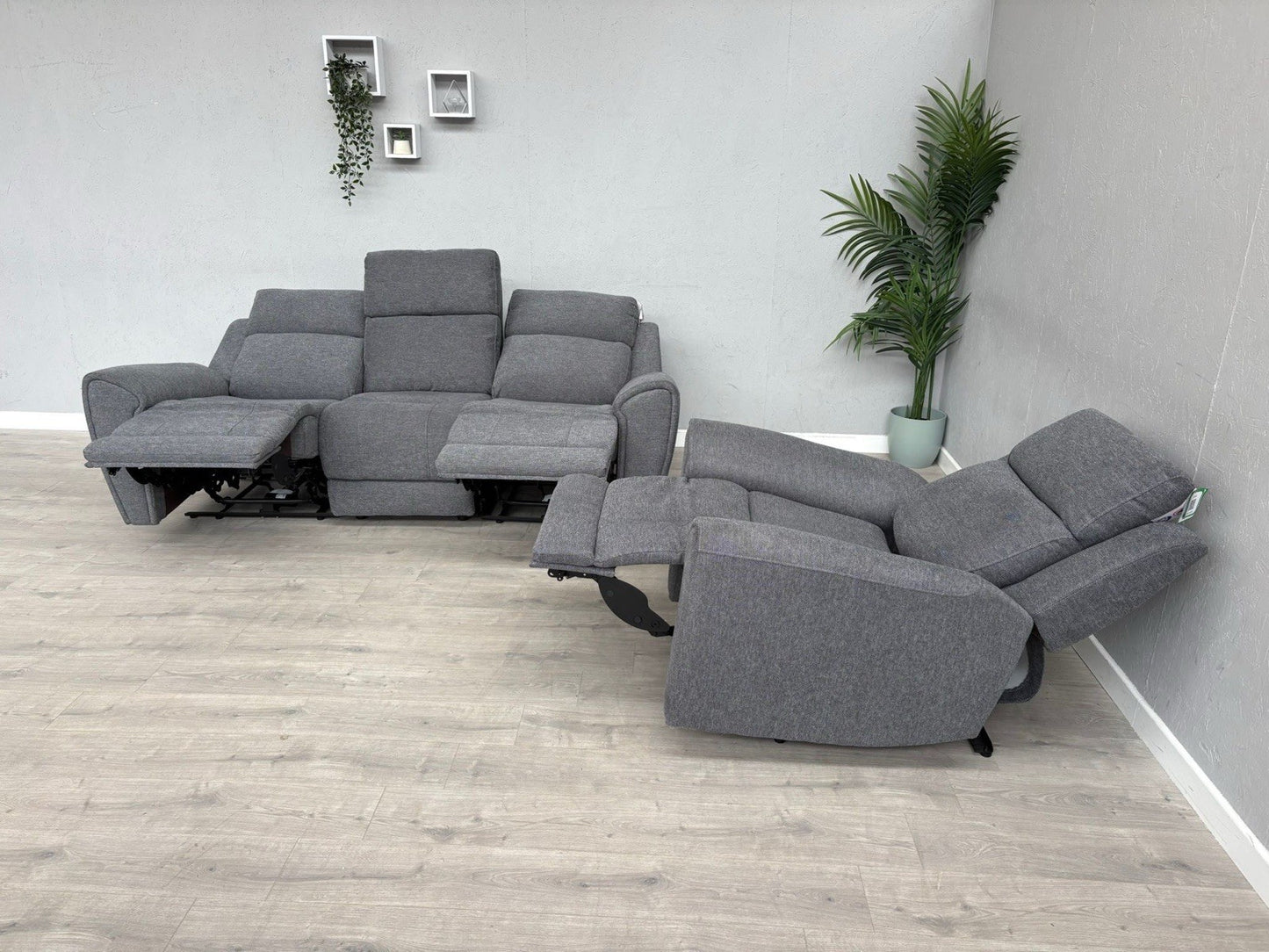 DFS Gilford 3 Seater Sofa + Armchair Power Recliner Sofa Set - RRP £1,748