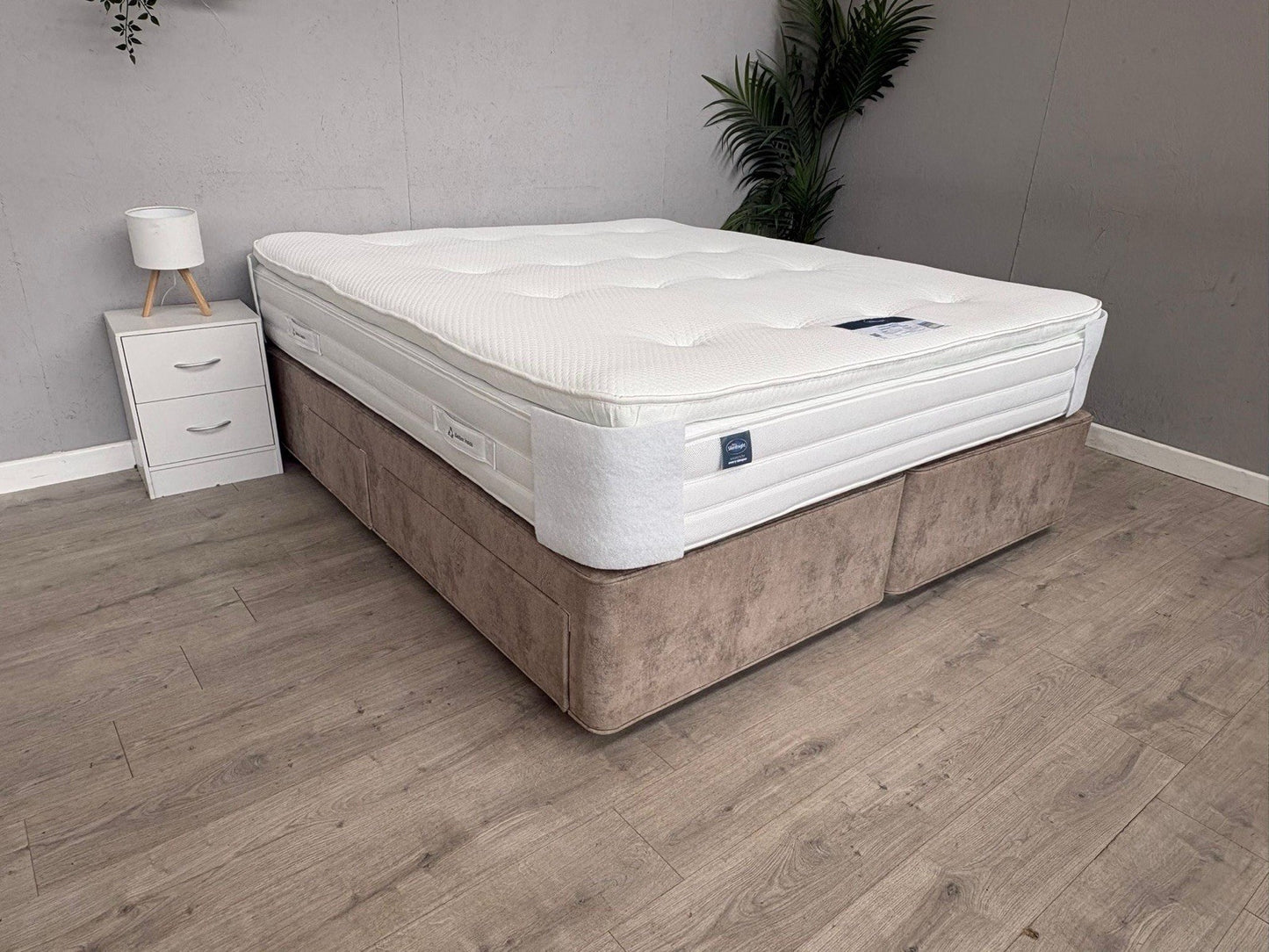 Silentnight 2000 Pocket Geltex Pillowtop 6ft Superking Mattress - RRP £1,299