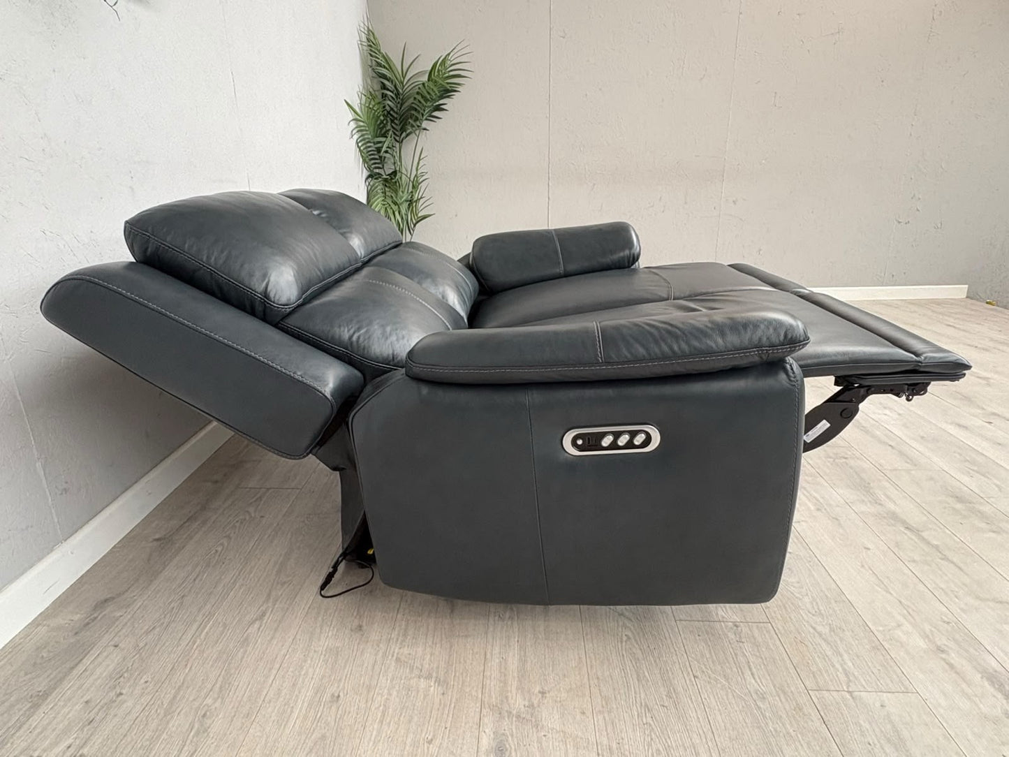 Furniture Village UTAH Leather 2 Seater Power Recliner, Lumbar Sofa - RRP £2,195