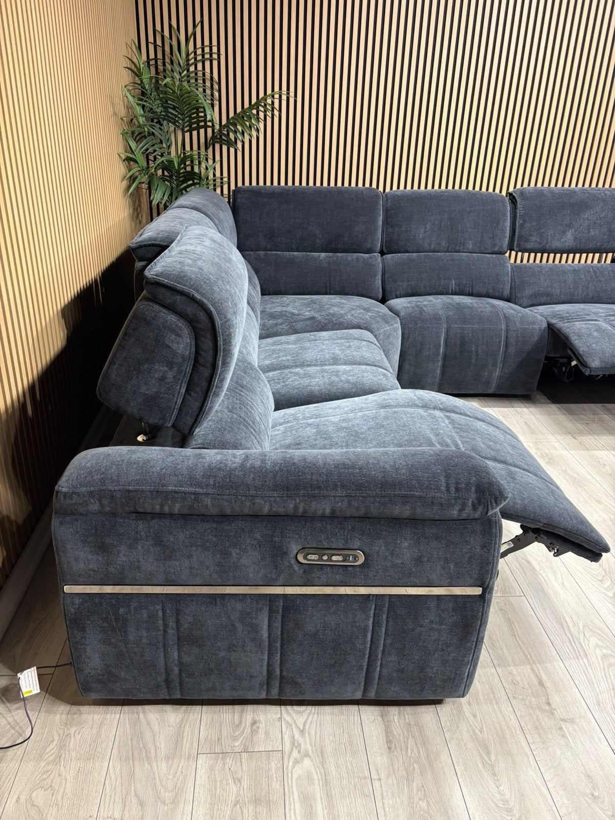 Furniture Village ECLIPSE Style Large Fabric Power Recliner Corner - RRP £3,995