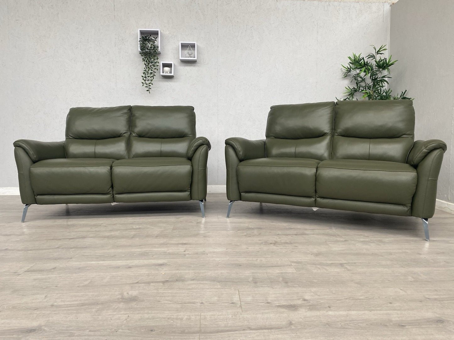 Furniture Village DAYTONA Leather 2 x  2 Seater Sofa Set, Oslo Pine - RRP £2,990