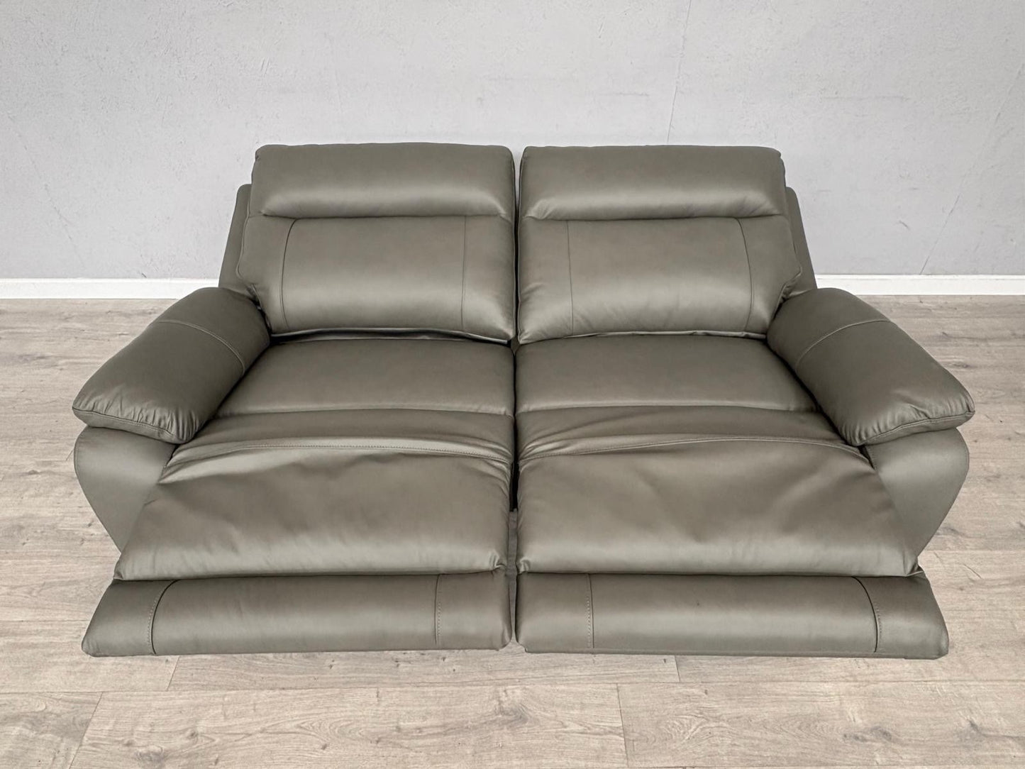 DFS Model Leather 3 Seater Power Recliner Sofa - RRP £1599