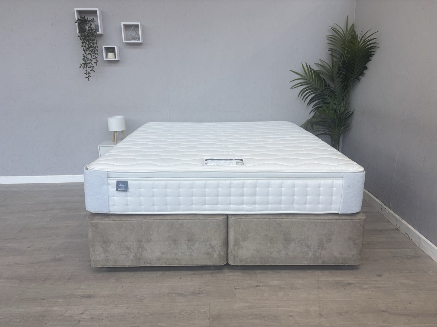 Silentnight 2000 Pocket Pillowtop 6ft Superking Mattress - RRP £1,099