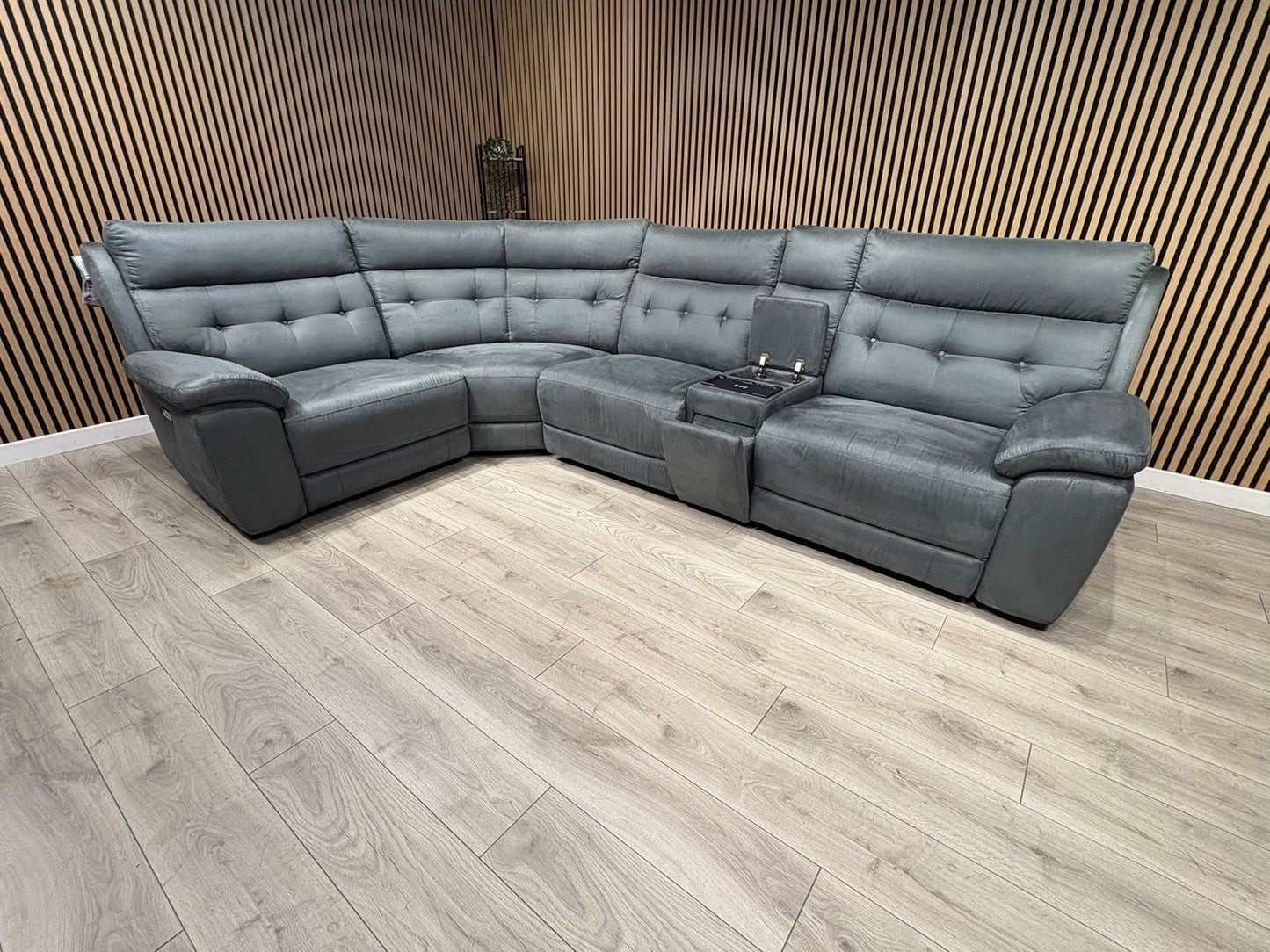 SCS Belford 1 Corner 3 Power Recliner Sofa with Media Console - RRP £2599