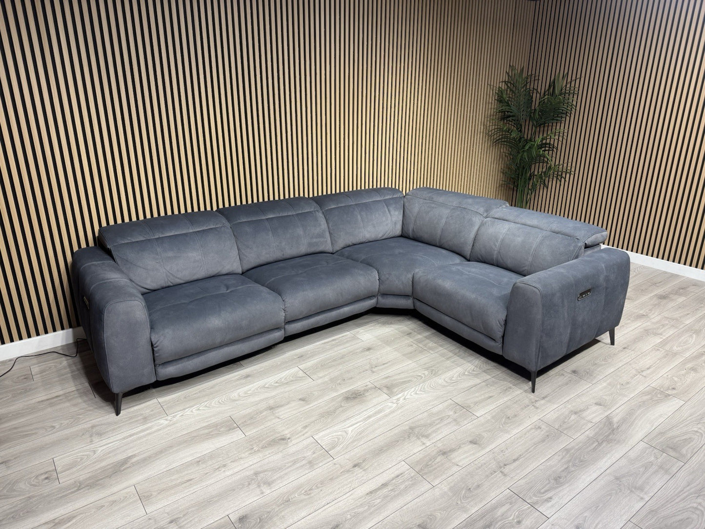 Furniture Village EZRA Fabric RHF Double Power Recliner Corner Sofa - RRP £3,295