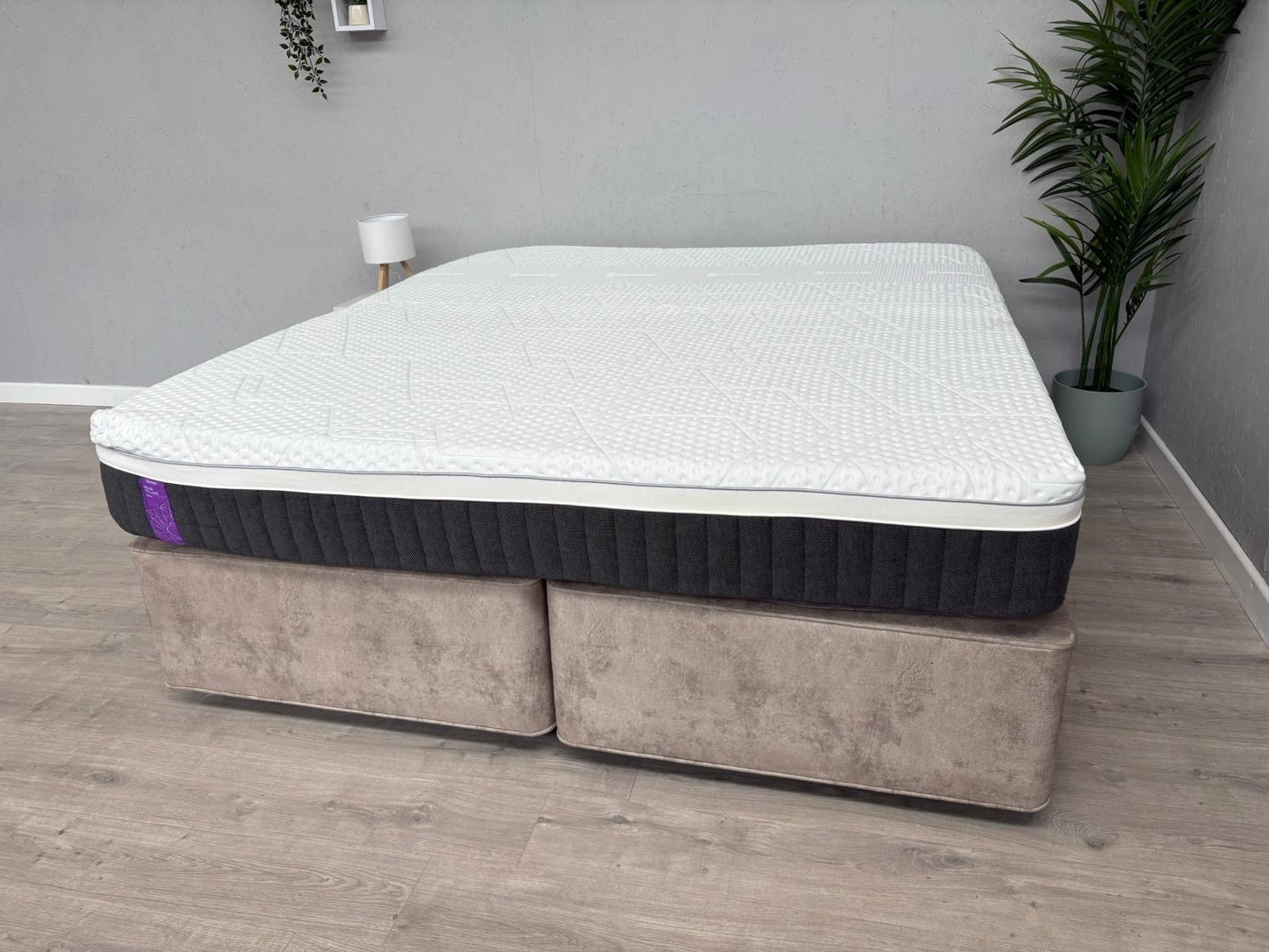 EMMA - Helix Hybrid Deluxe 4FT 6 Double Mattress - RRP £1,499