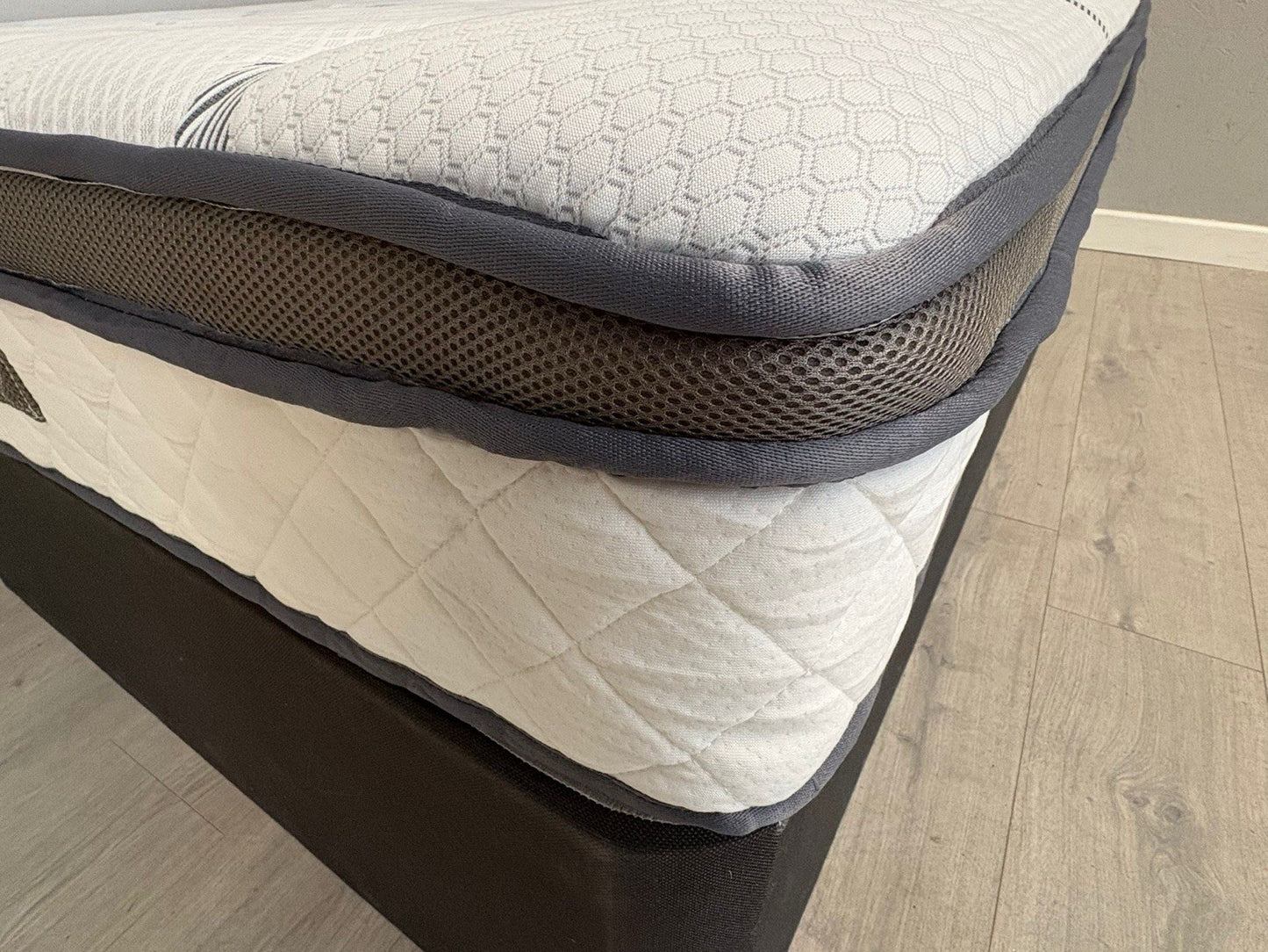 Sleep Soul Heaven 1000 Pocket Gel Pillow Top 5ft Kingsize Mattress - RRP £500