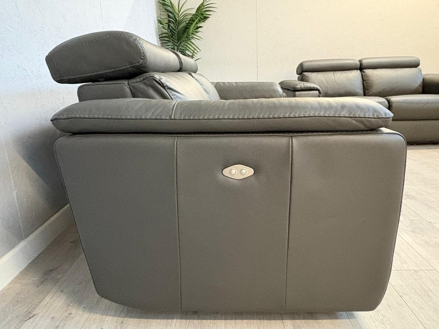 F.V. - Nicoletti DAVIDE Leather 3 + 2 Seater Power Recliner Sofas - RRP £5,440