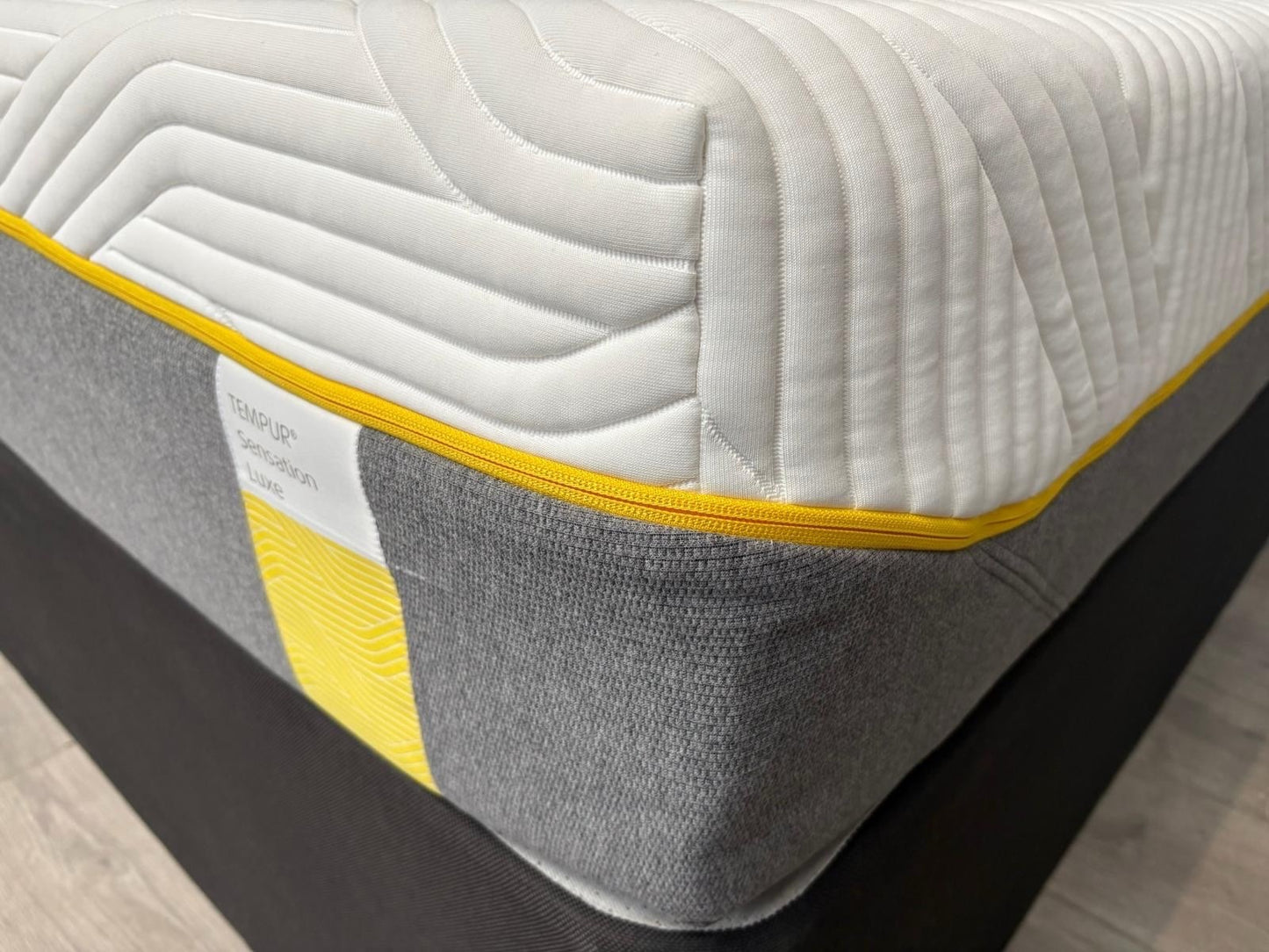 Tempur SENSATION LUXE 5ft Kingsize Mattress, Firm - RRP £2,499