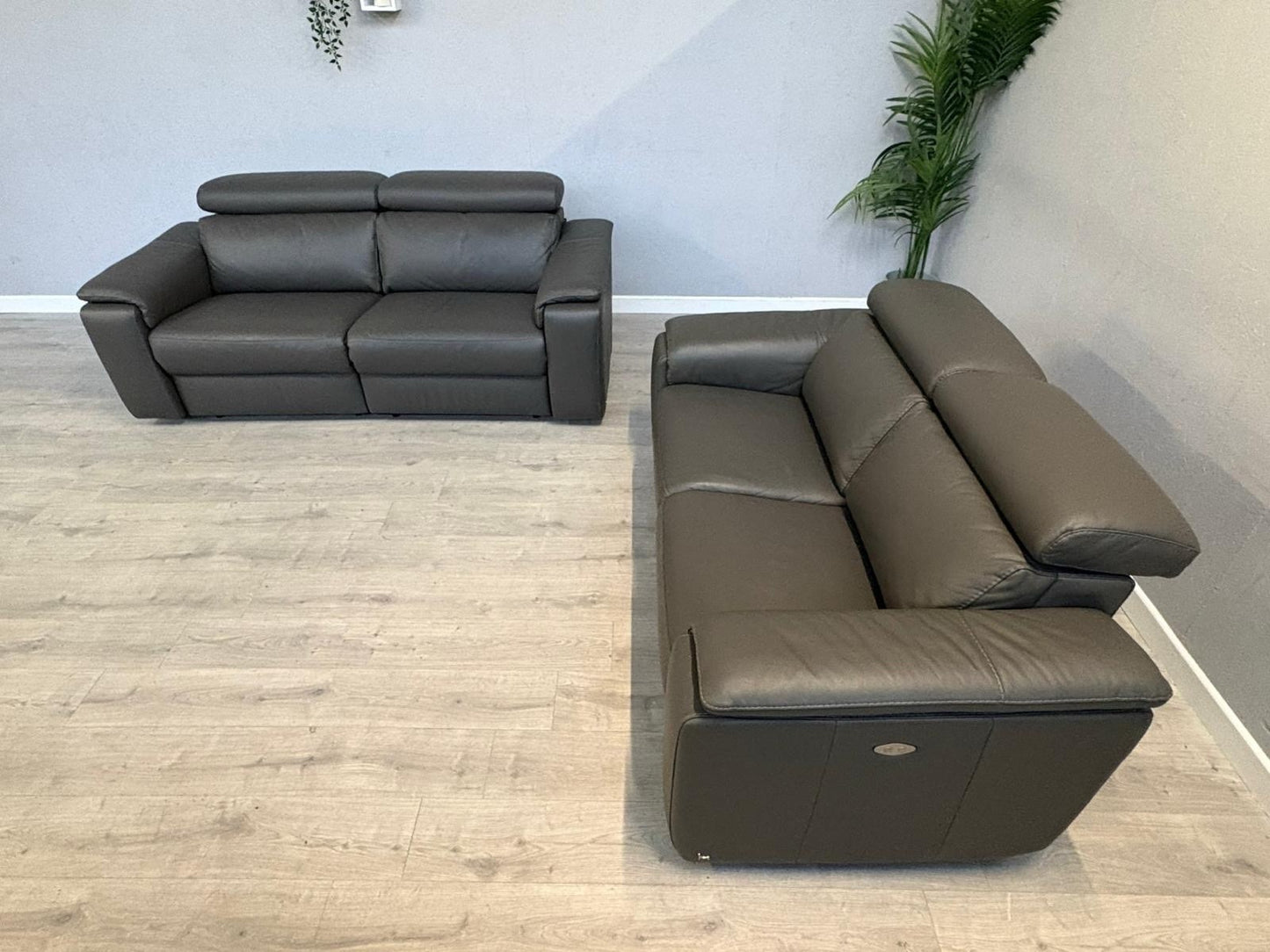F.V. - Nicoletti DAVIDE Leather 3 + 2 Seater Power Recliner Sofas - RRP £5,440